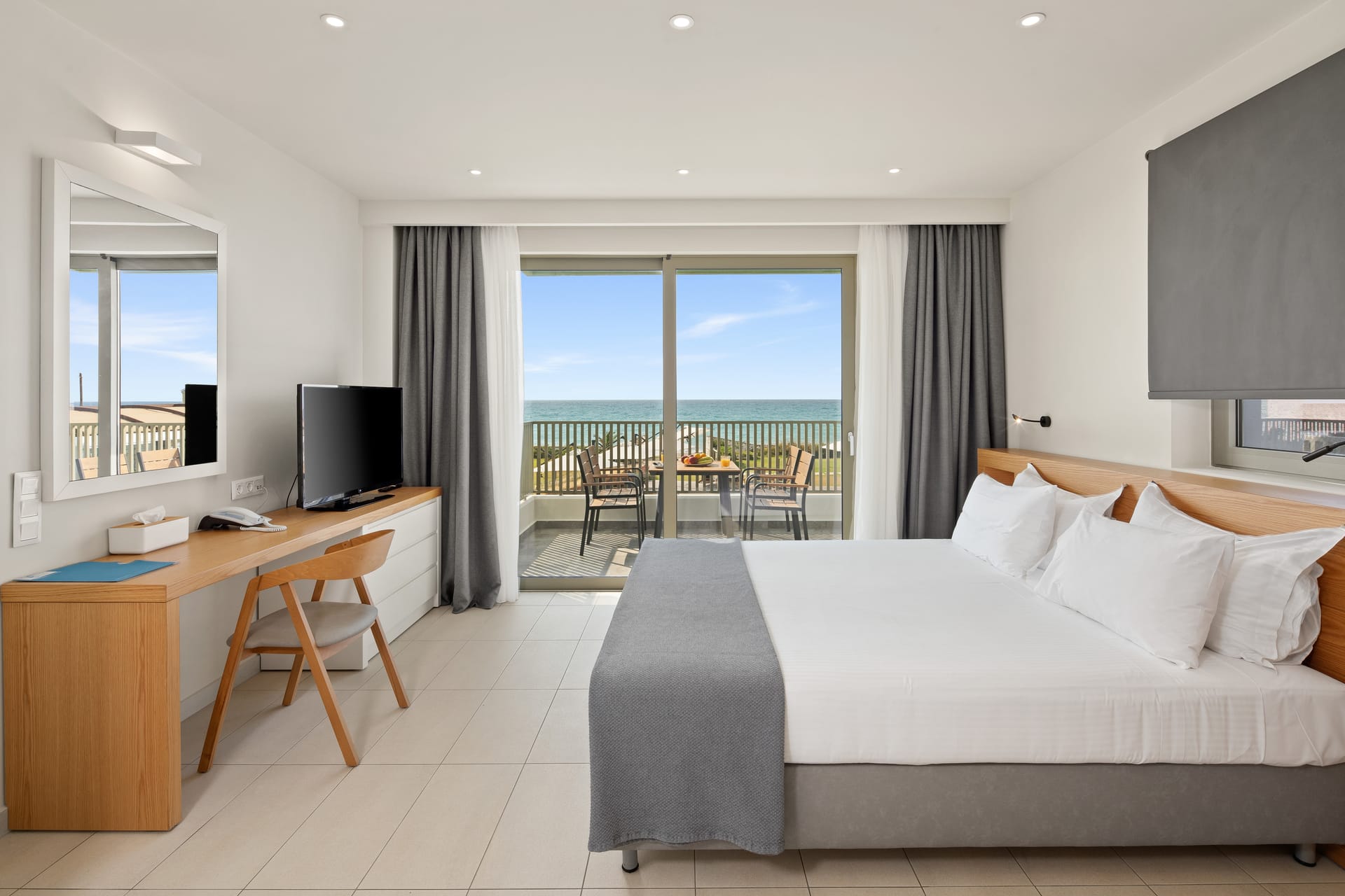 Deluxe Suite with Sea View