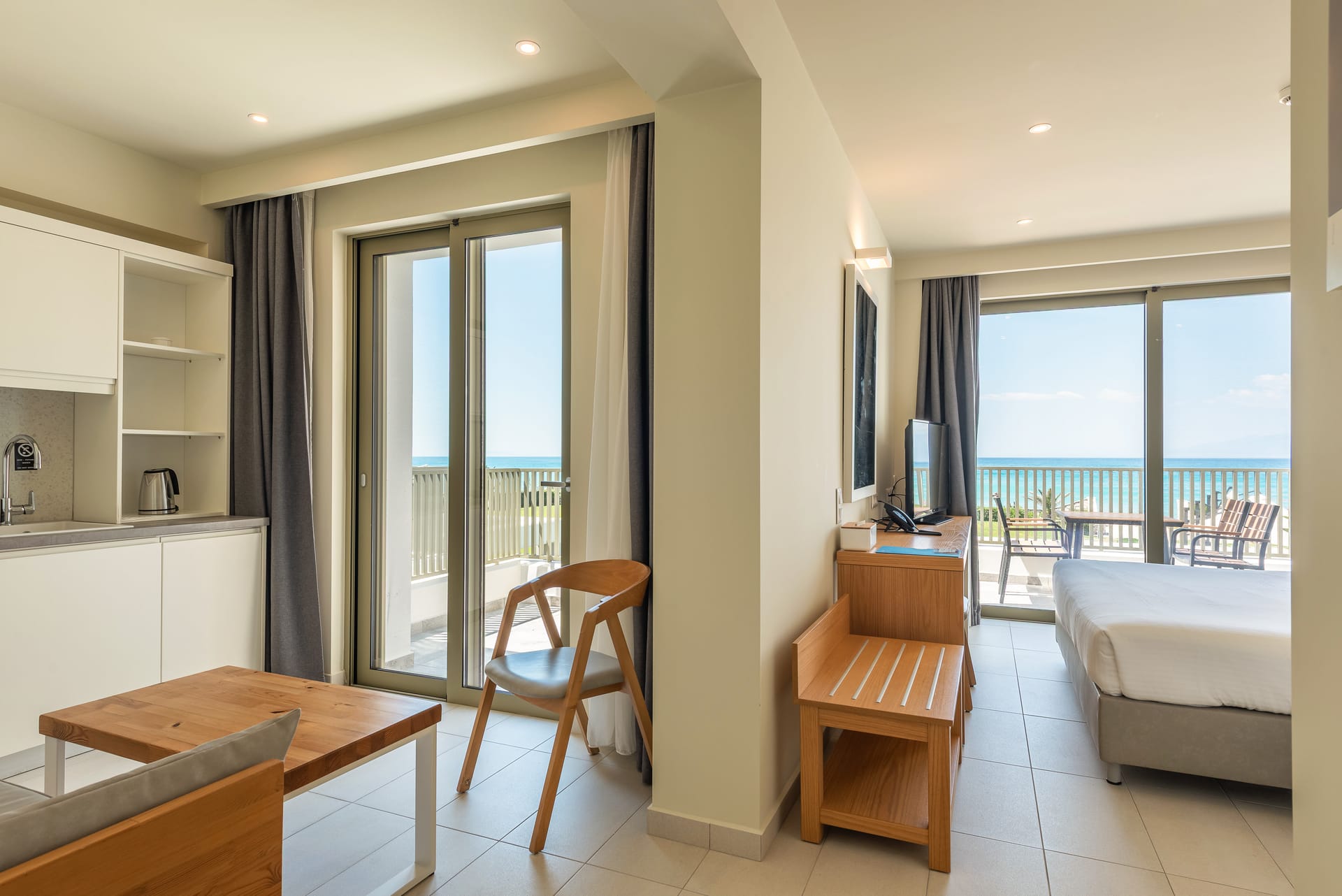 Deluxe Suite with Sea View