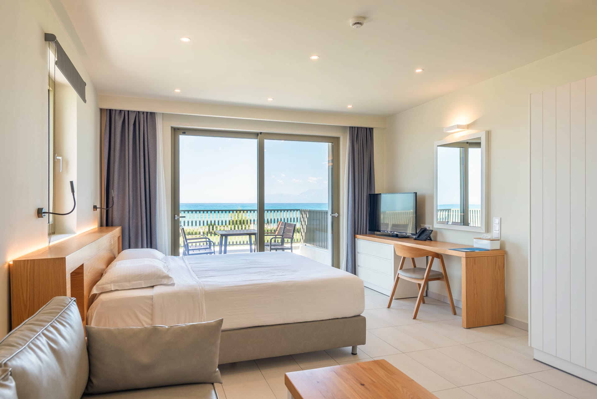 Deluxe Suite with Sea View