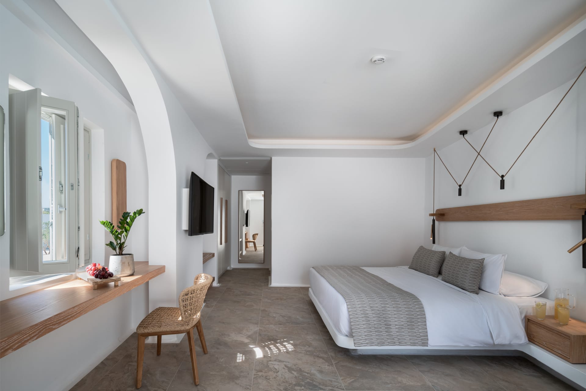 Luxury Honeymoon Suite with Outdoor Hot Tub