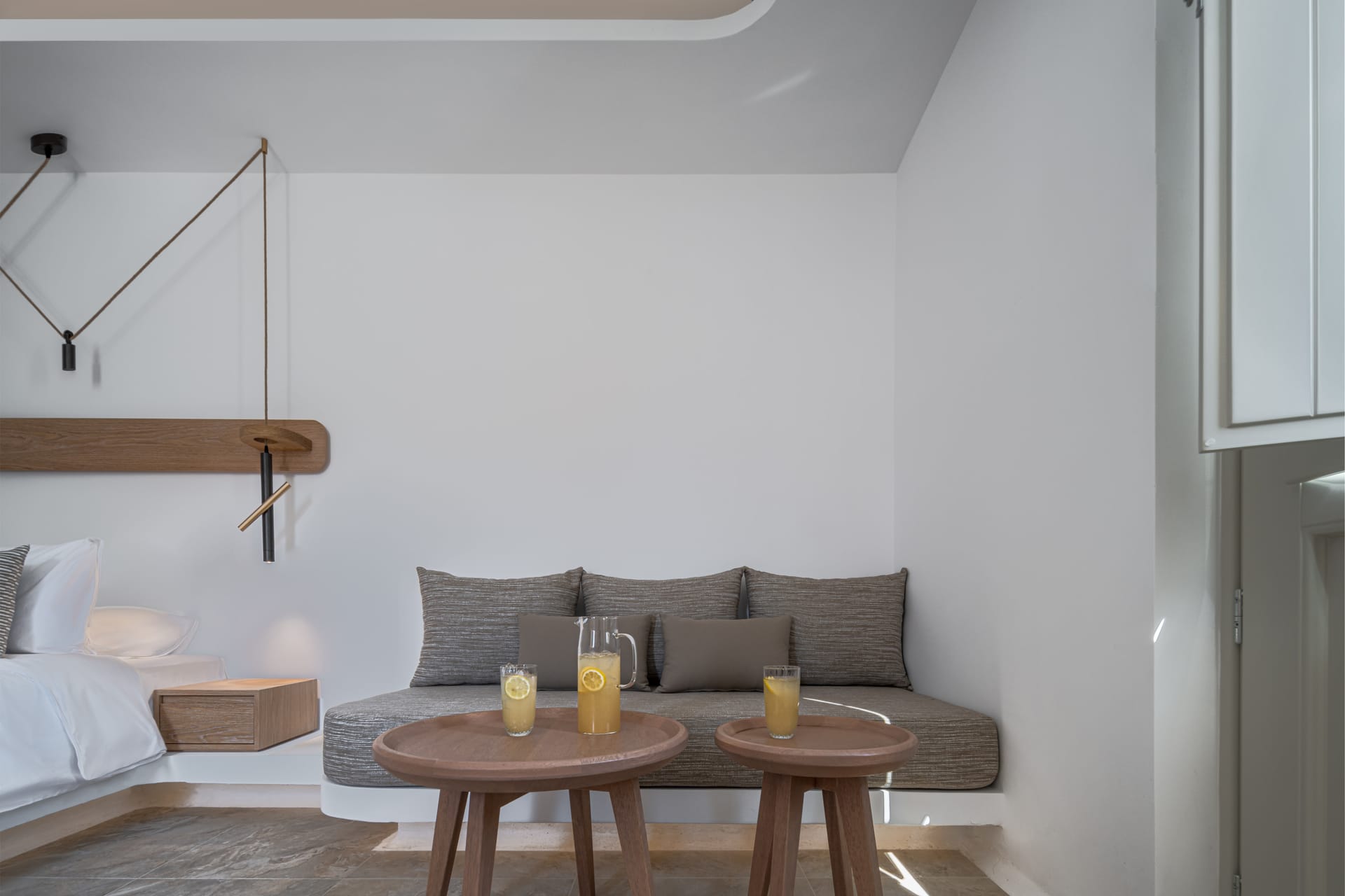 Luxury Honeymoon Suite with Outdoor Hot Tub