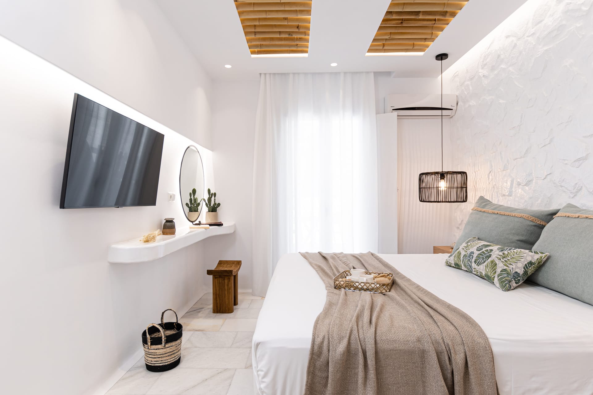 Deluxe Double with Hot Tub