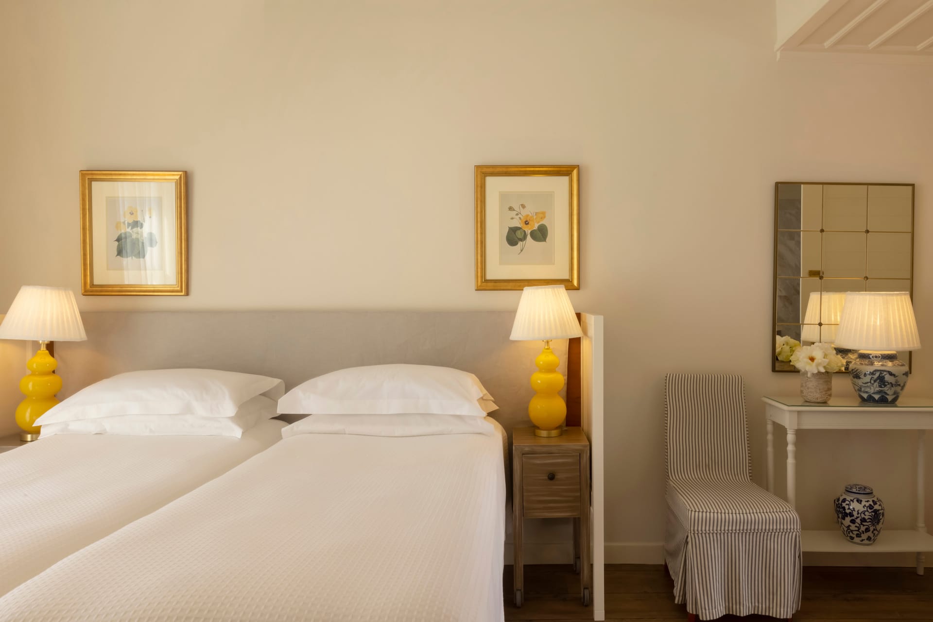 Standard Twin Room with Sea View