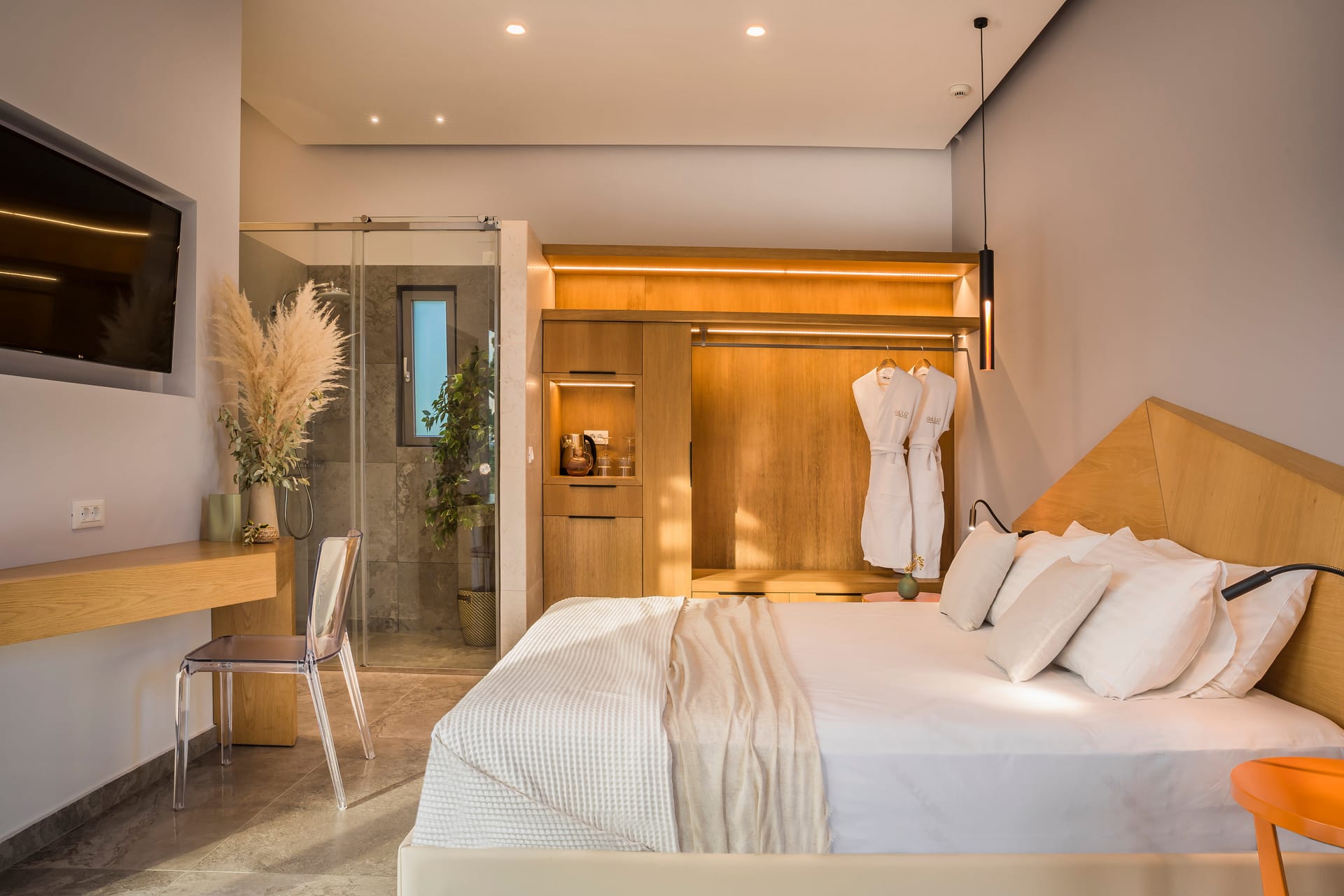 Honeymoon Suite