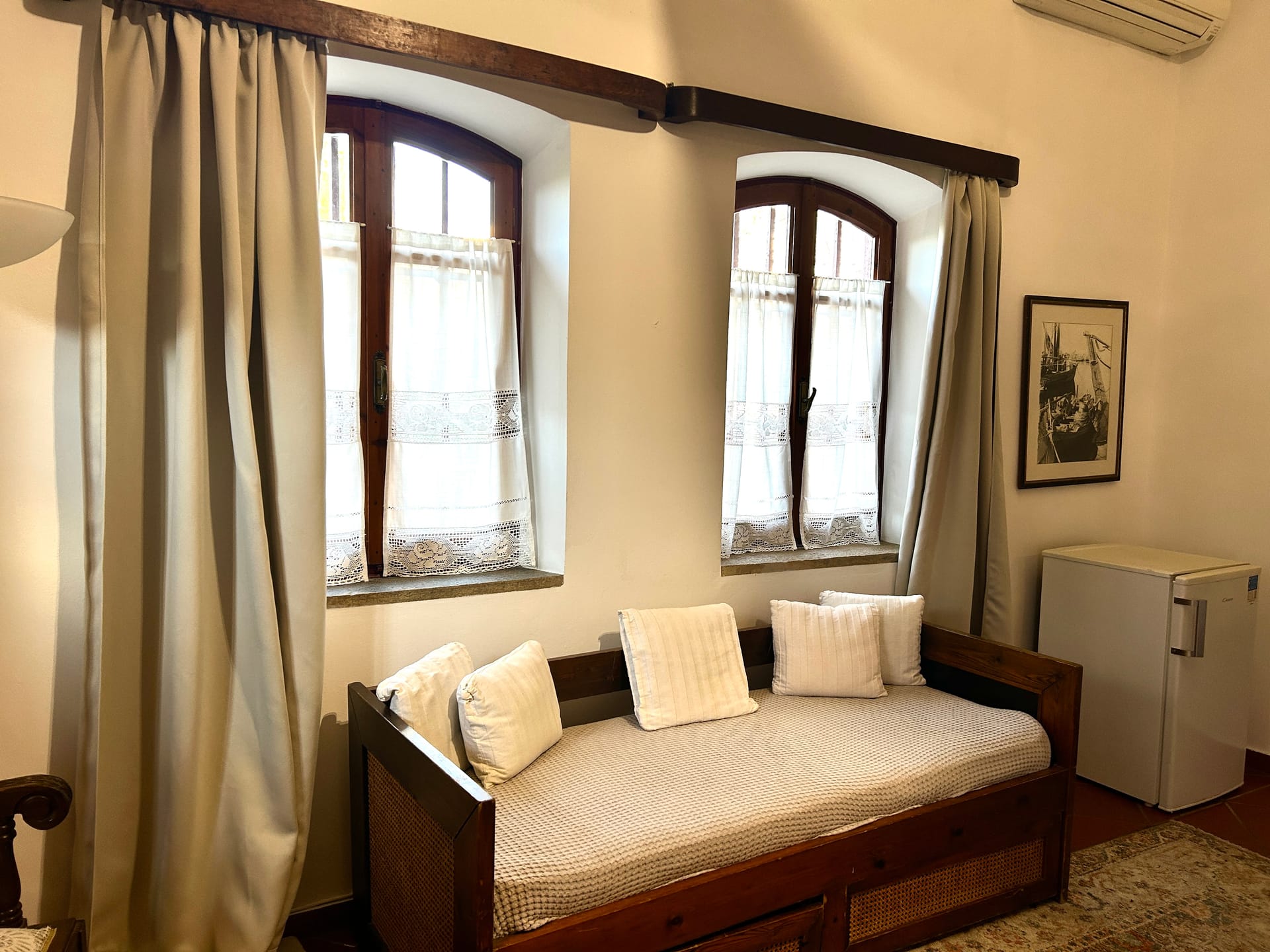 Mansion Cottage with Patio