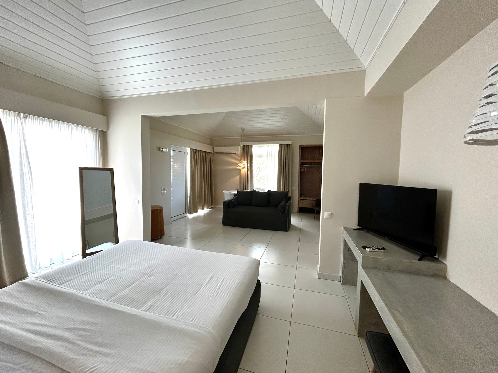 Superior Apartment with Pool View