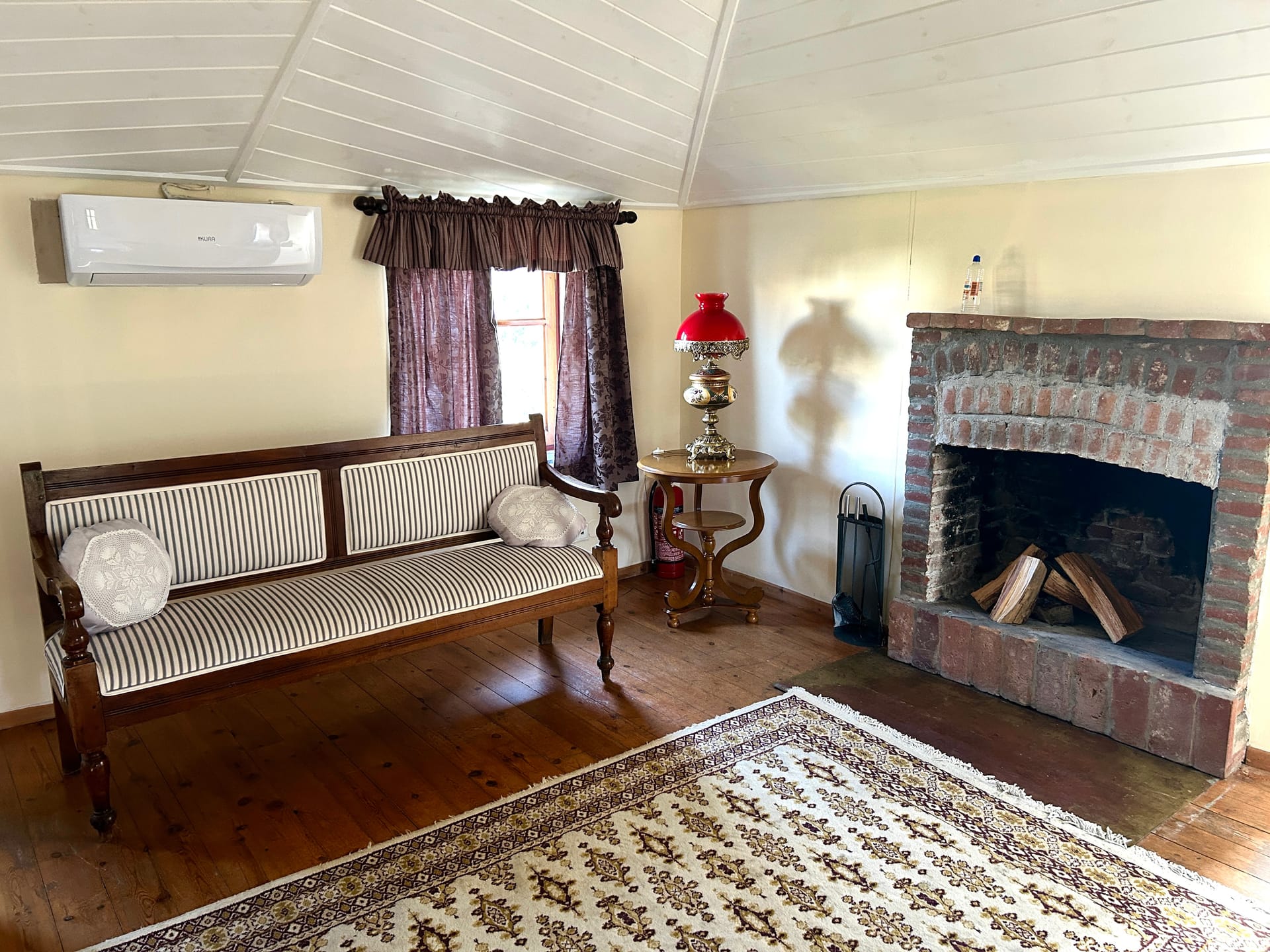 Mansion Cottage - Split Level with Patio