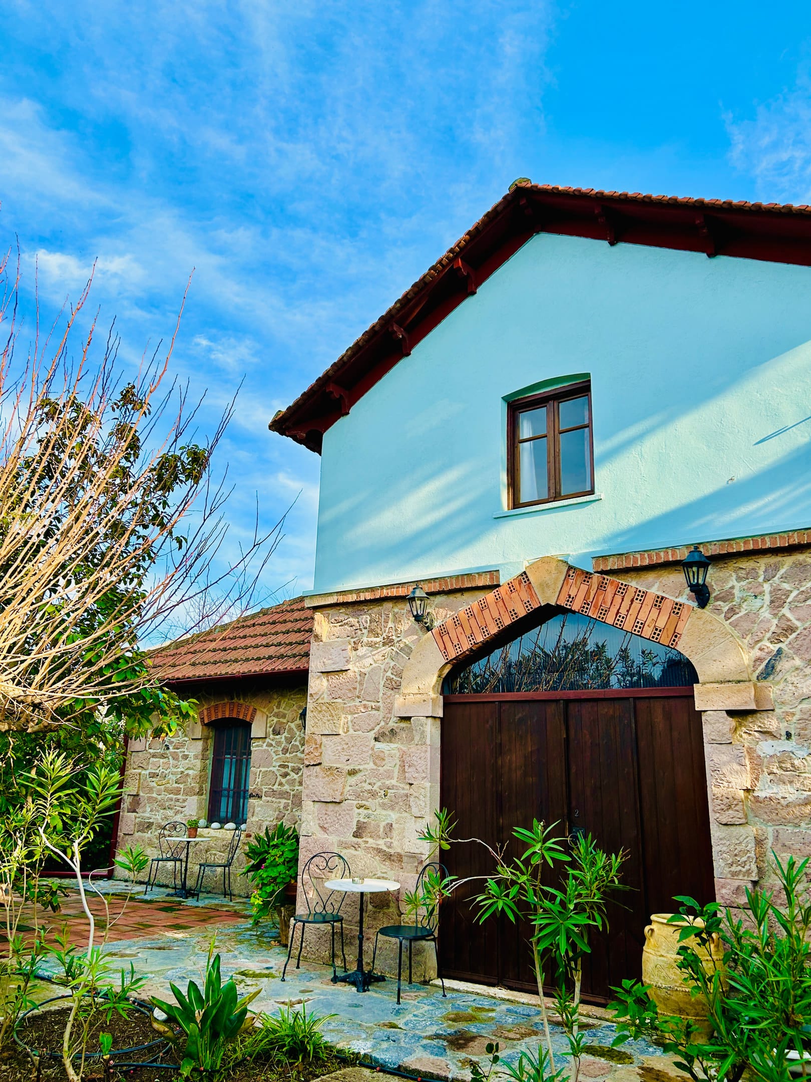 Mansion Cottage - Split Level with Patio