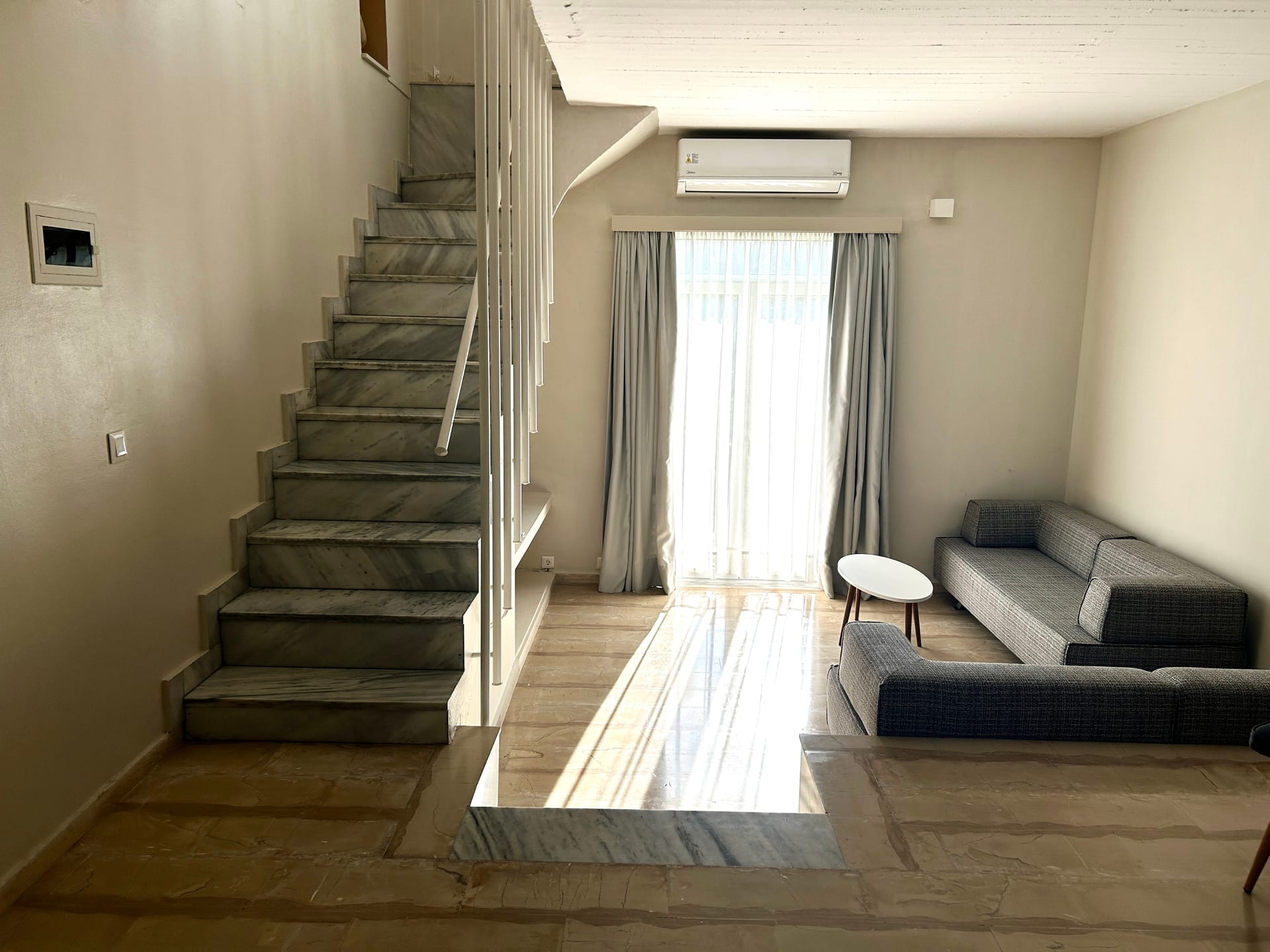 Master Apartment with Pool or Garden View - Split Level