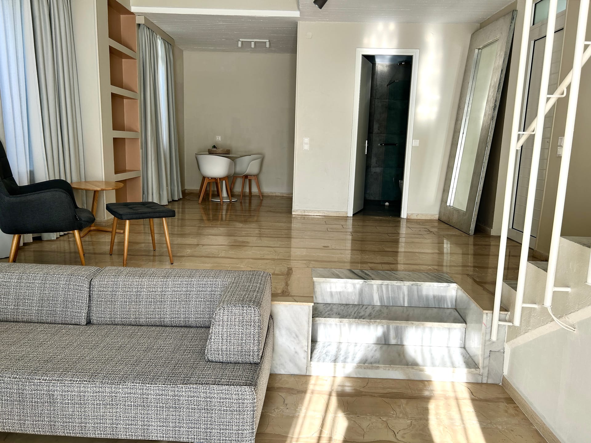Master Apartment with Pool or Garden View - Split Level