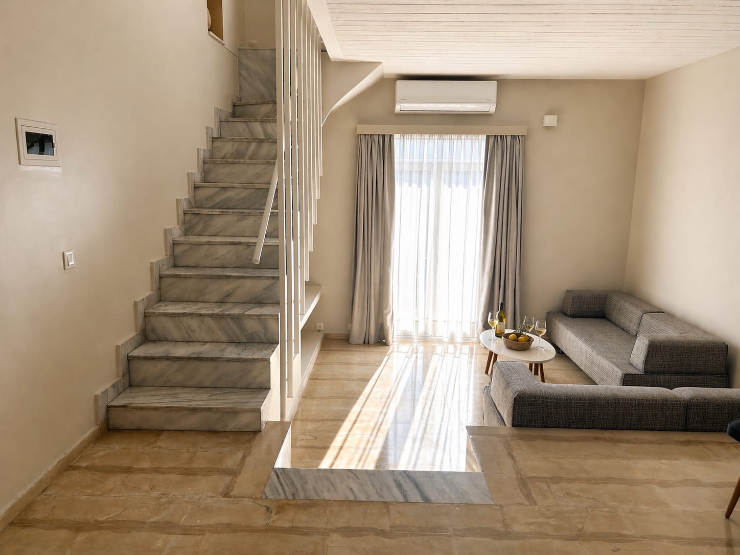 Master Apartment with Pool or Garden View - Split Level