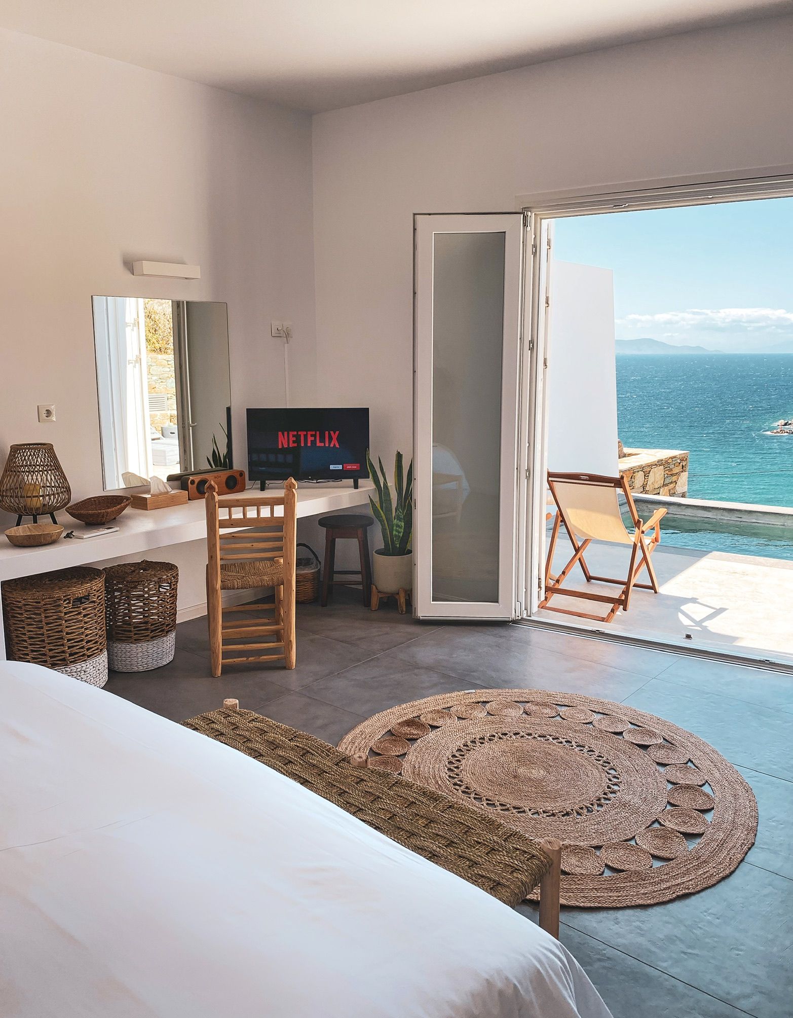 X_ecutive Suite with Sea View and Private Pool