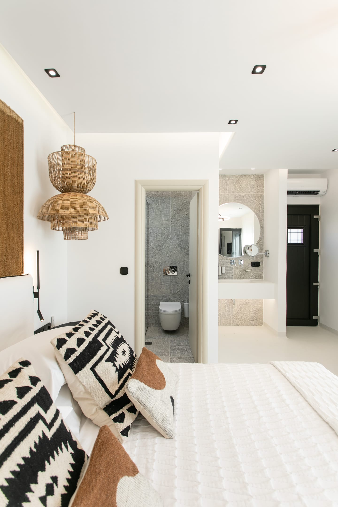 Deluxe Sea View Suite with Outdoor Hot Tub