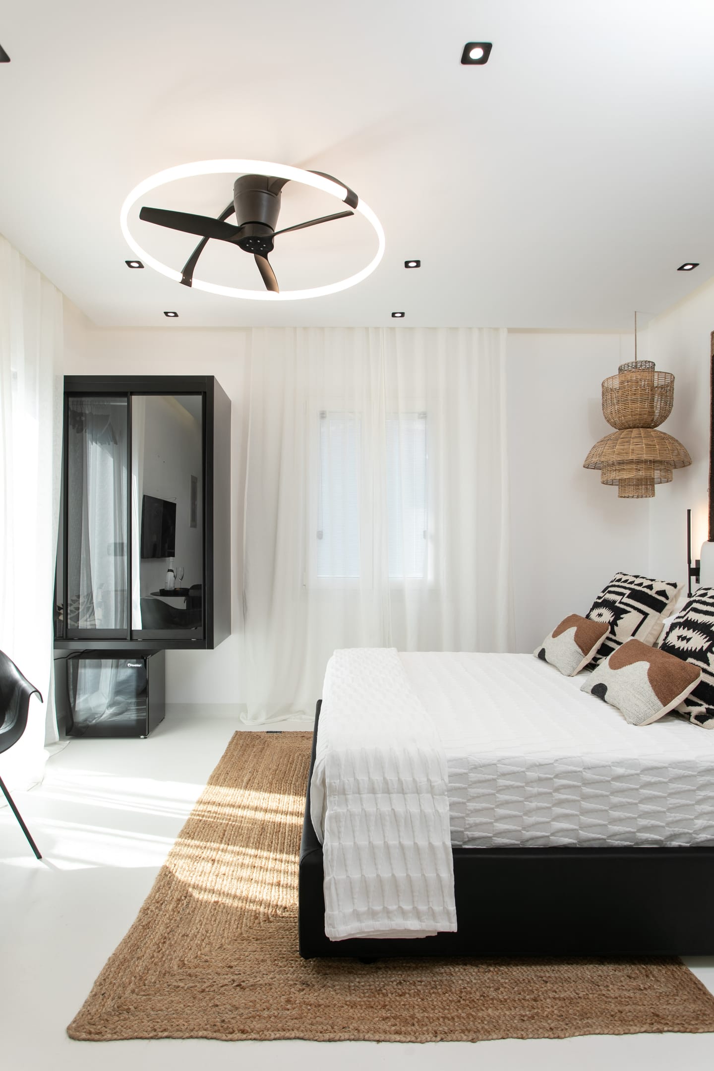 Deluxe Sea View Suite with Outdoor Hot Tub