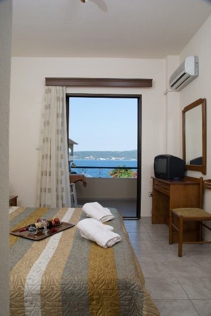 Double or Twin Room with Sea View