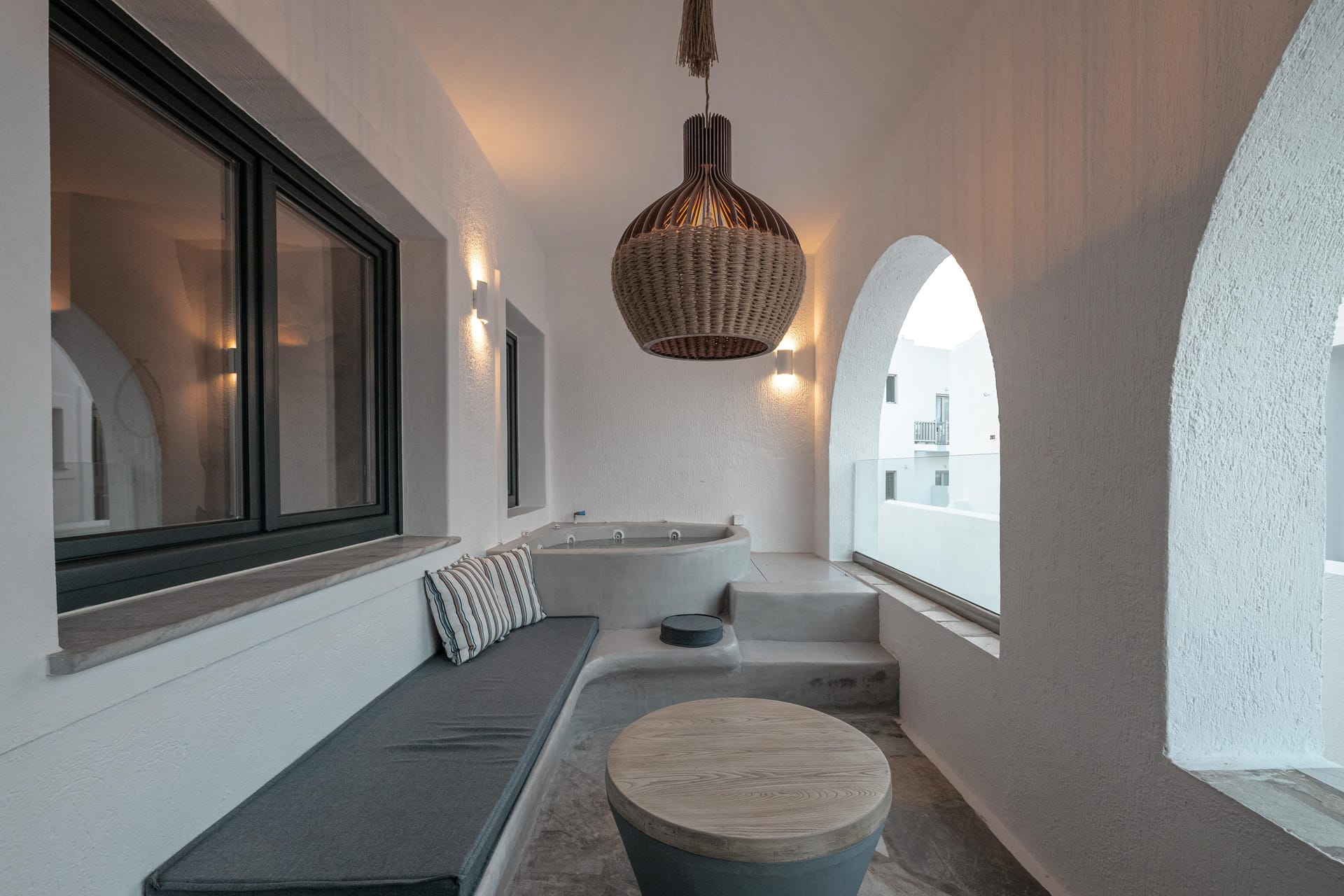 Superior Suite Outdoor Hot Tub