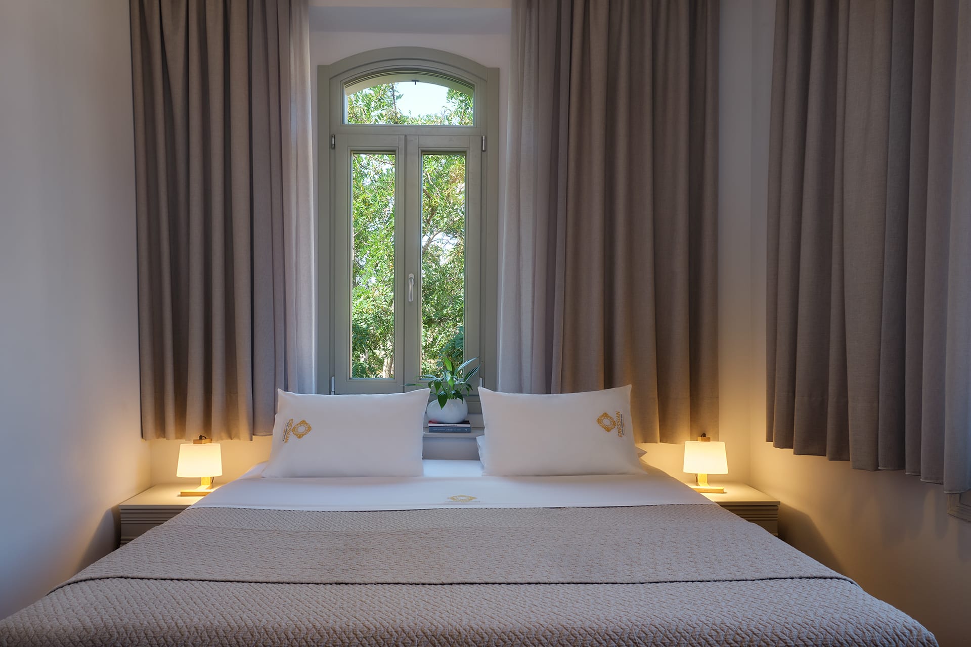 Maria - Deluxe Double