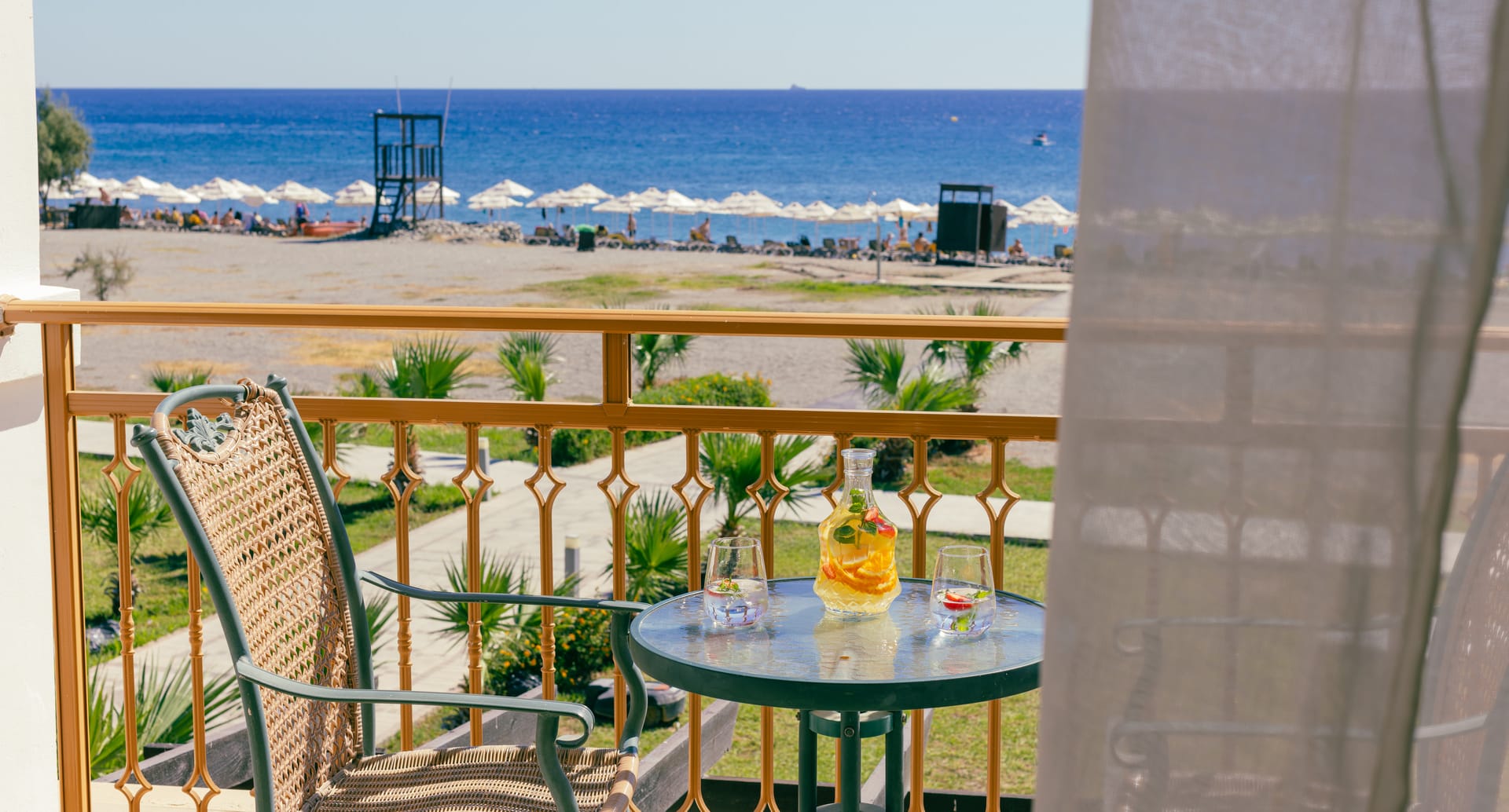 Superior Double Room Beachfront*