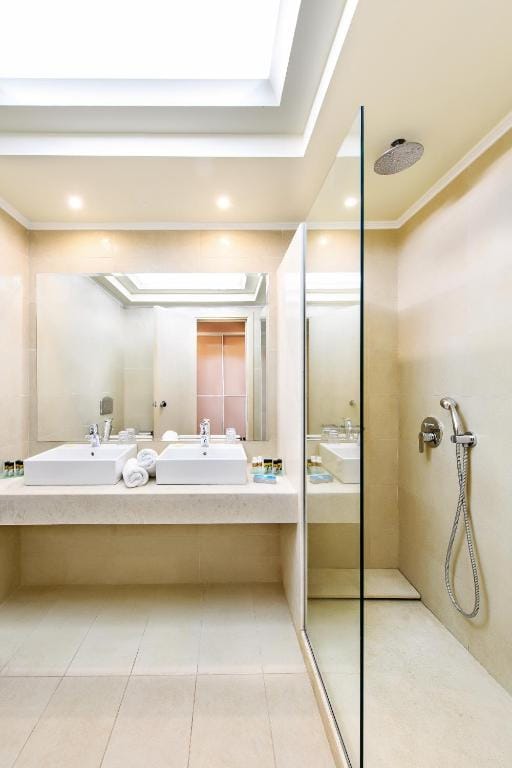 Suite with Private Pool &amp; Garden View