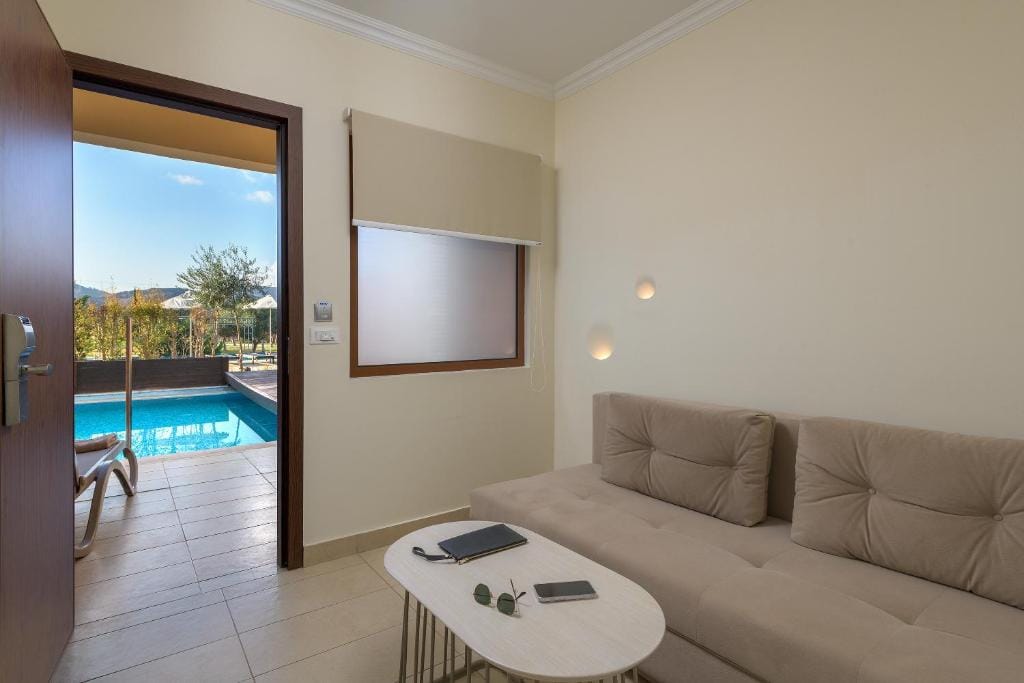 Suite with Private Pool & Garden View
