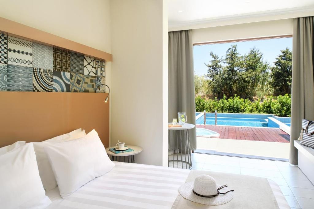 Suite with Private Pool & Garden View (private Jacuzzi)