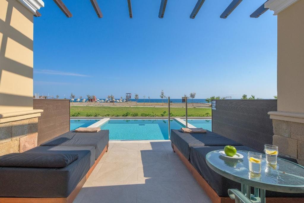 Family Suite with Private Pool Beachfront