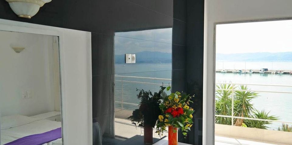 Deluxe Double Pool & Sea View