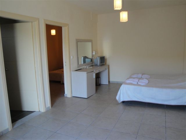 Budget Cave Style two room with balcony