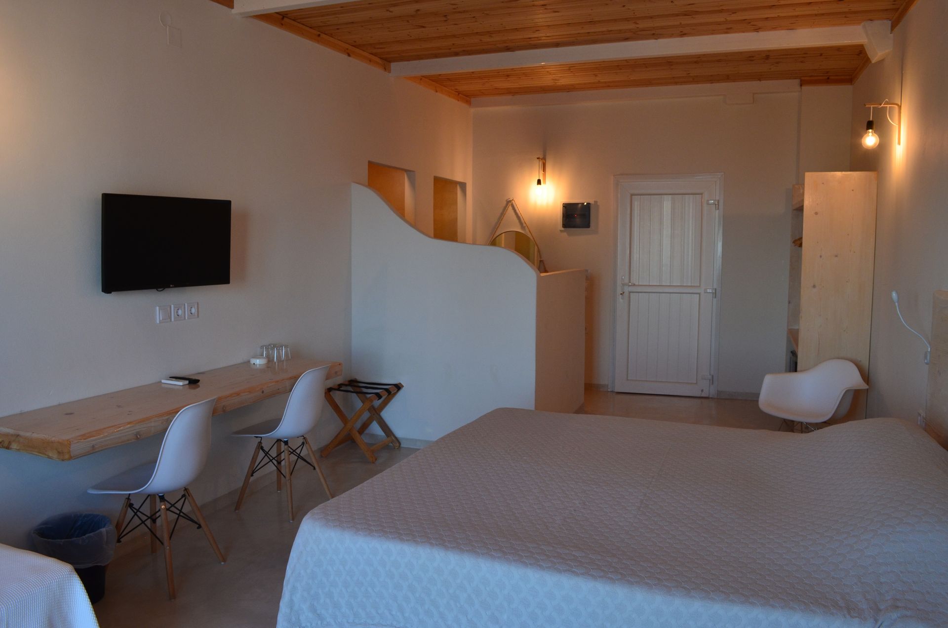 Superior Suite with outdoor Hot Tub & Panoramic direct Sea View