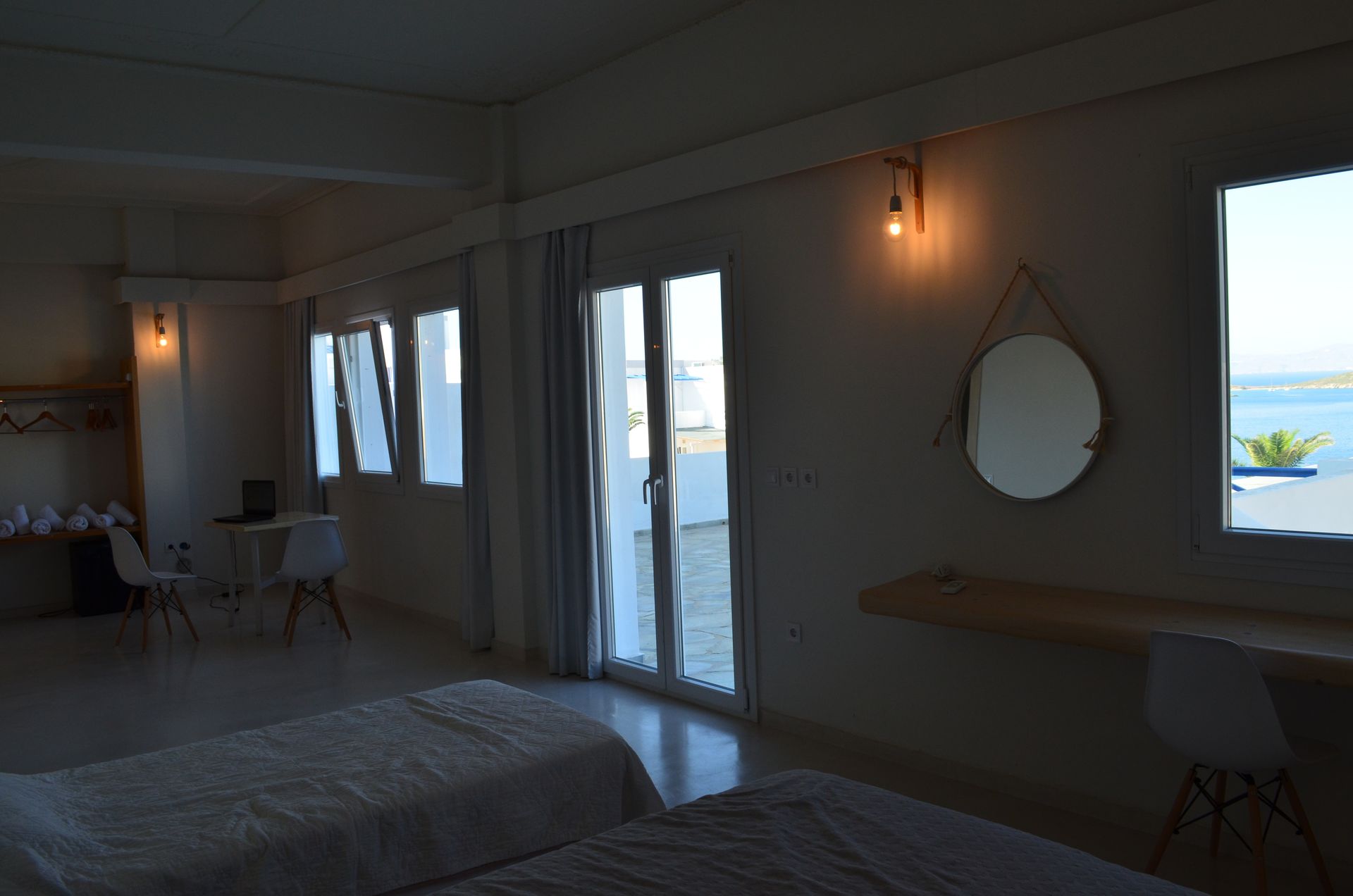 Queen Suite with outdoor Hot Tub &amp; Pnoramic direct Sea View