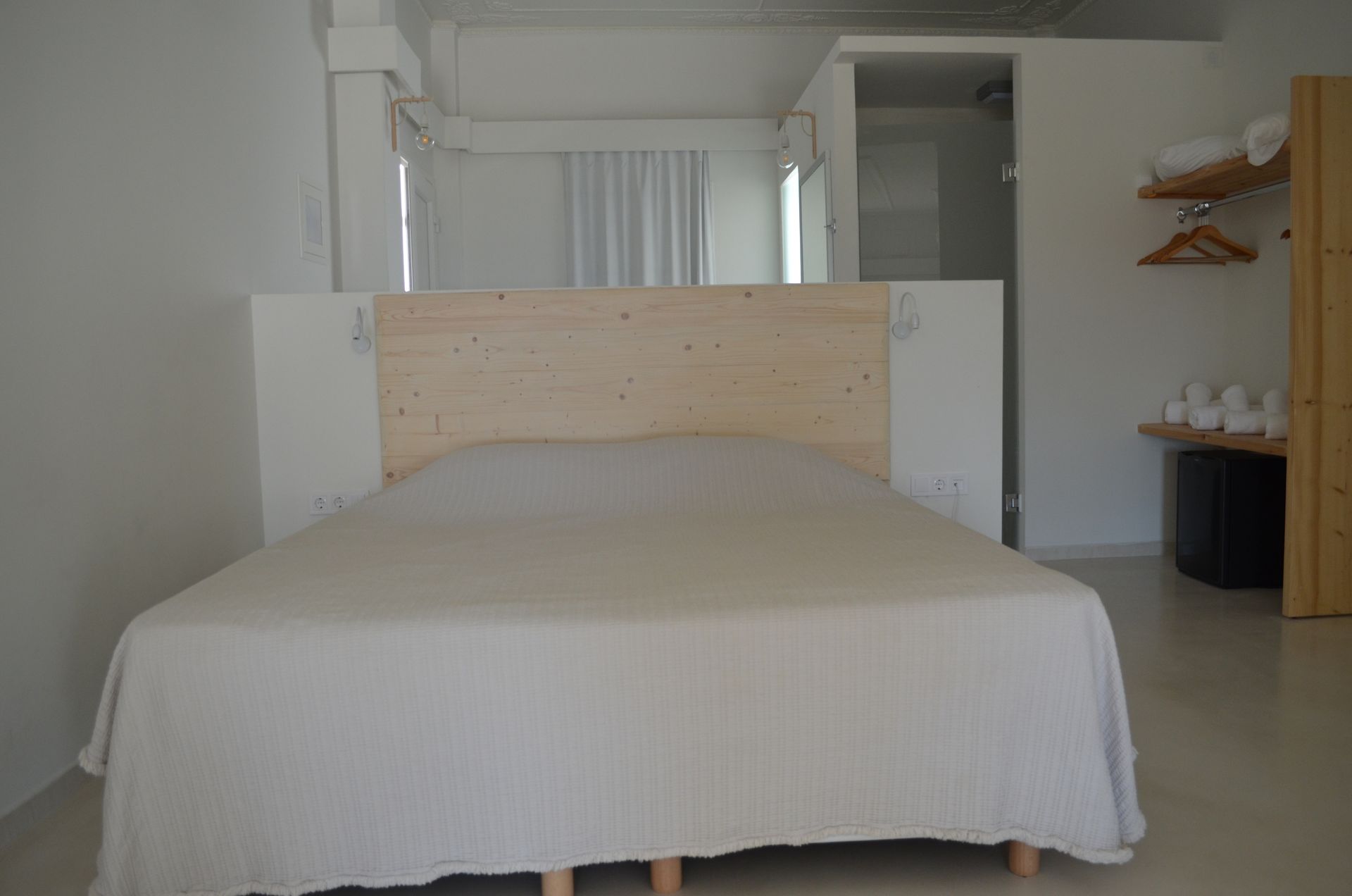 Executive Suite with outdoor Hot Tub & Panoramic direct Sea View