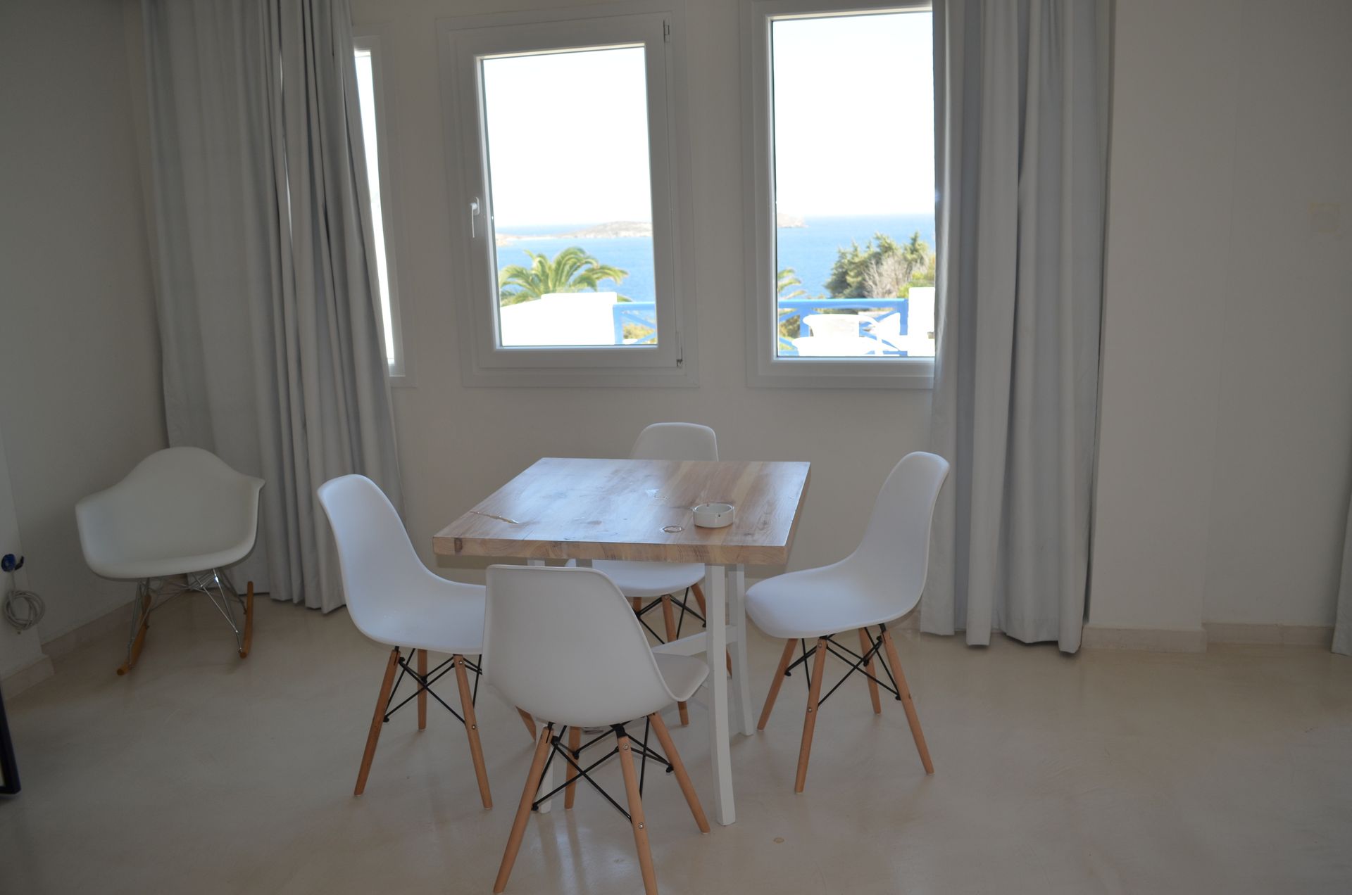 Executive Suite with outdoor Hot Tub & Panoramic direct Sea View