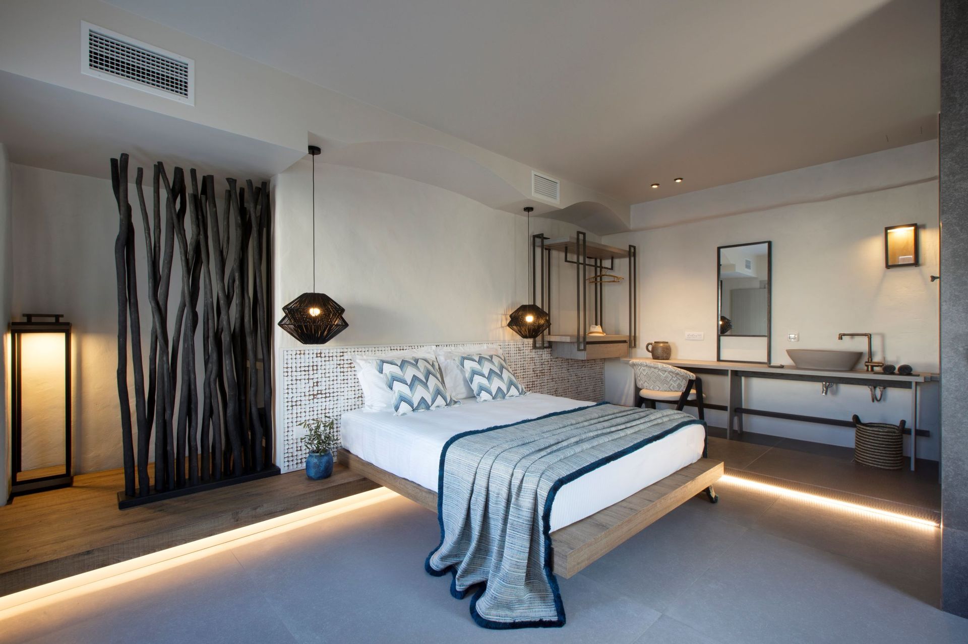 Senior Suite with External Hot Tub