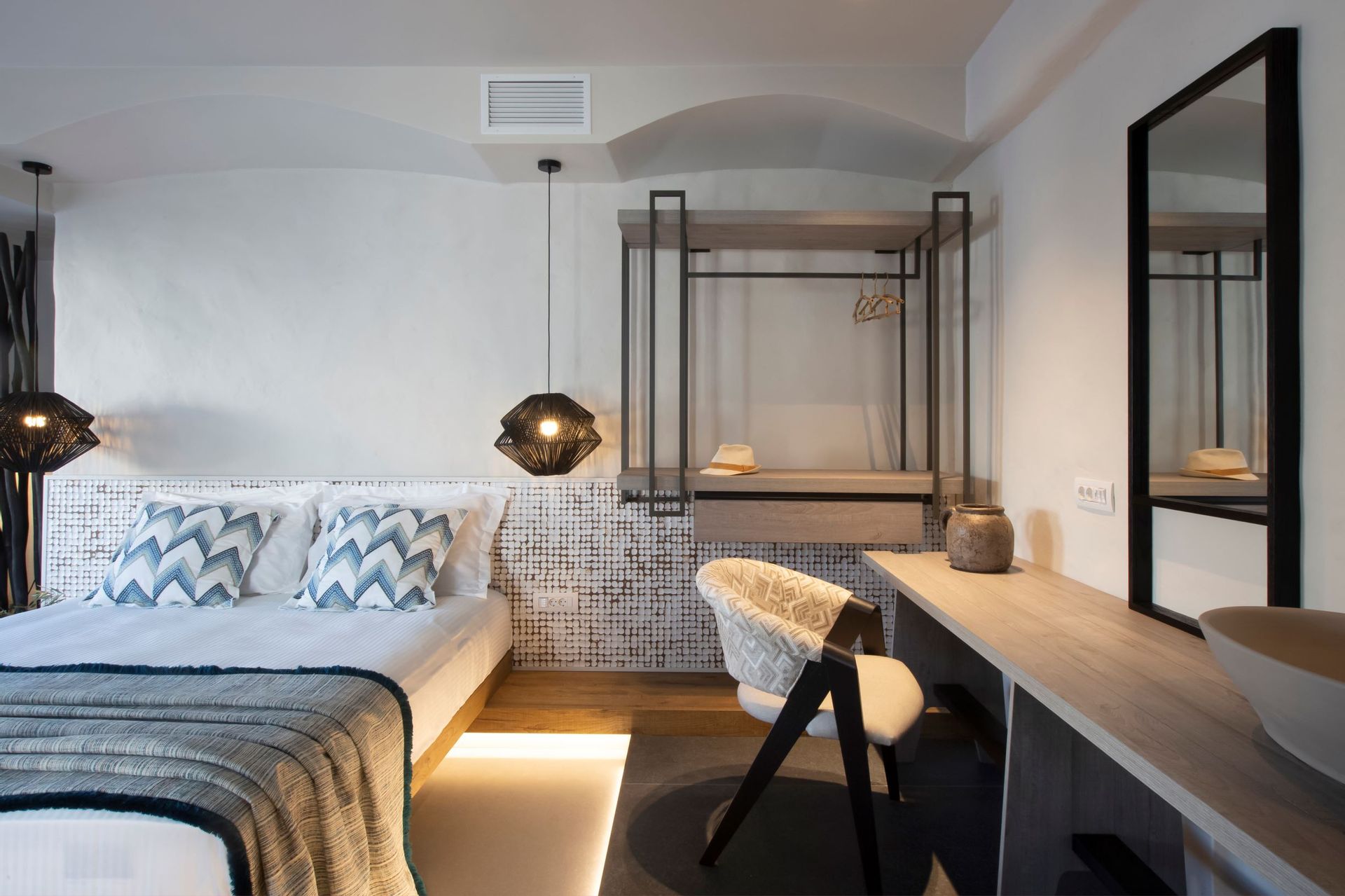 Senior Suite with External Hot Tub
