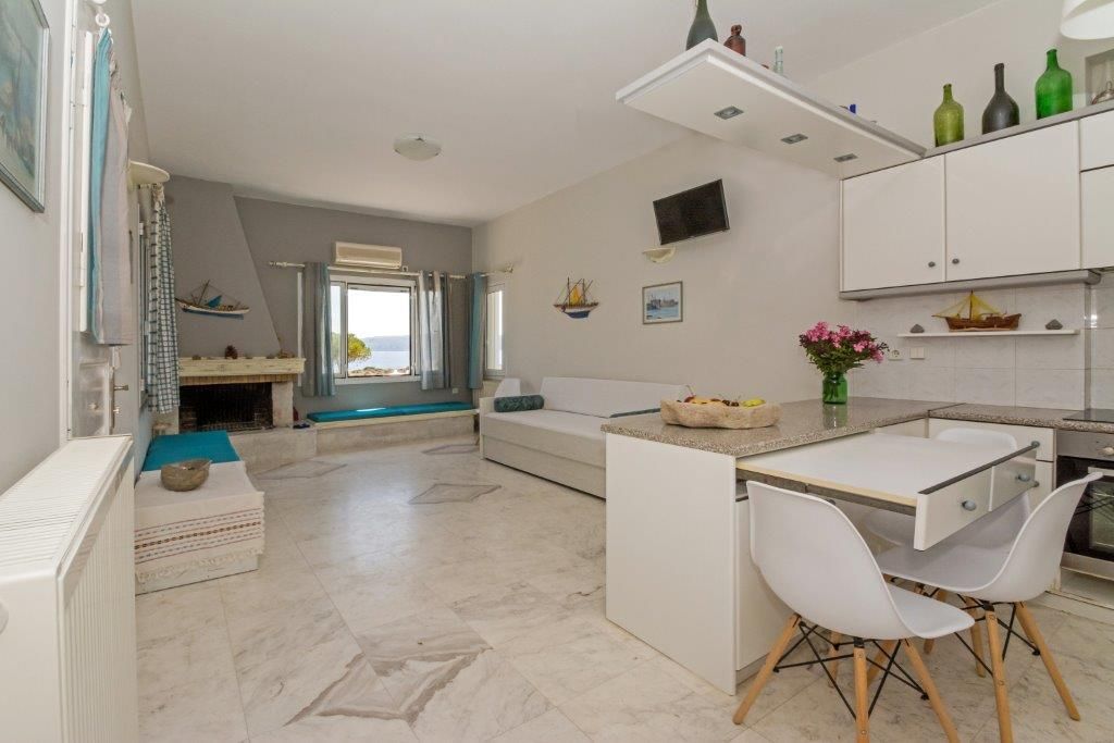 Paleopoli Bay Apartment with Limited Sea View