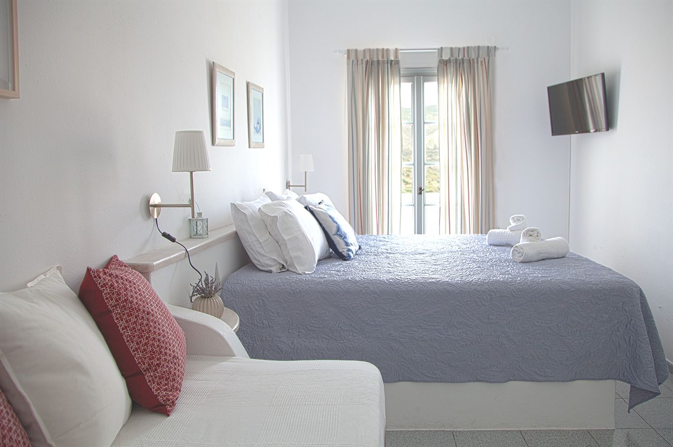 Family Apartment with Sea and Mountain view (2-4 persons)