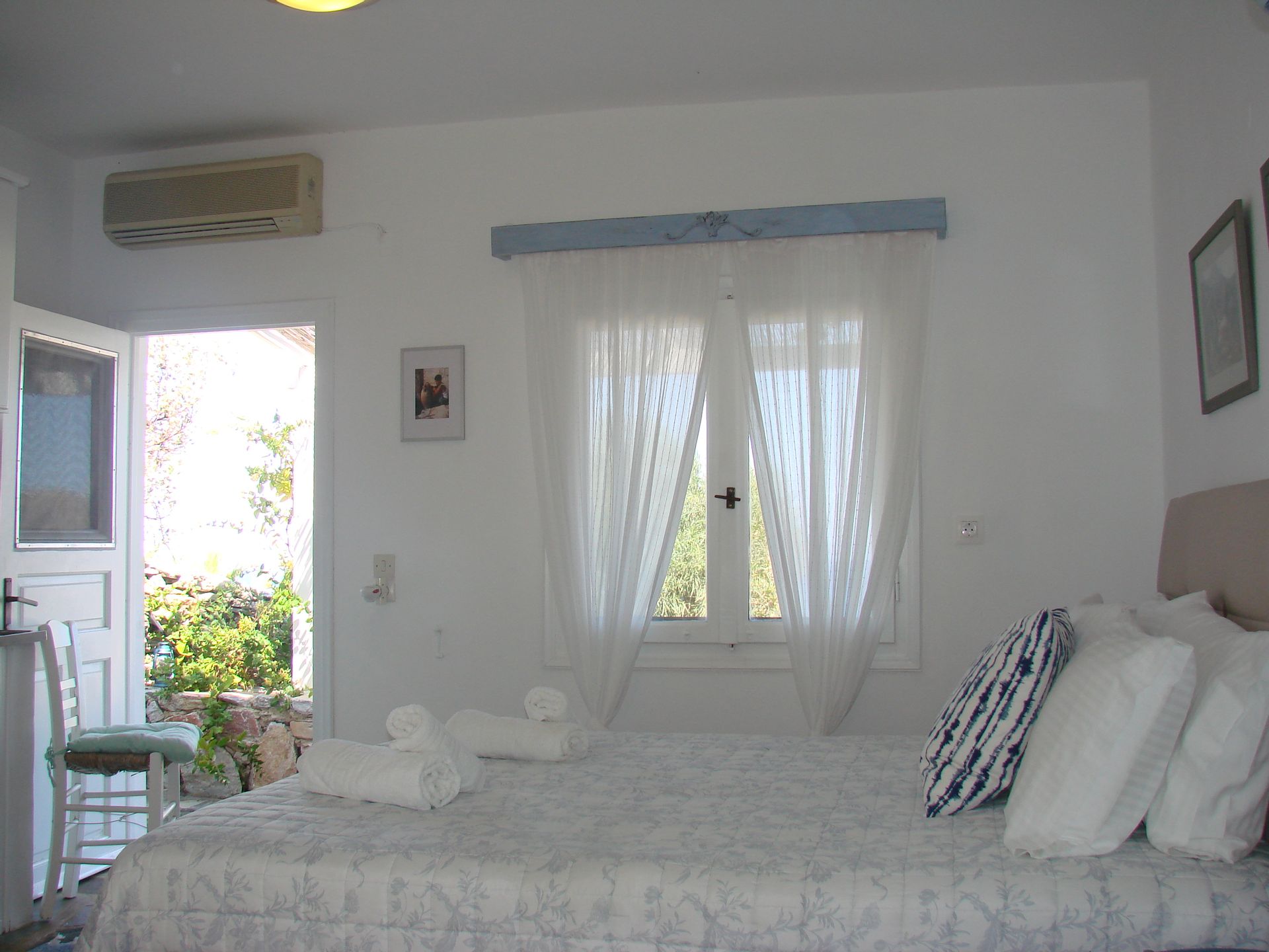 Cycladic Studio with Aegean view