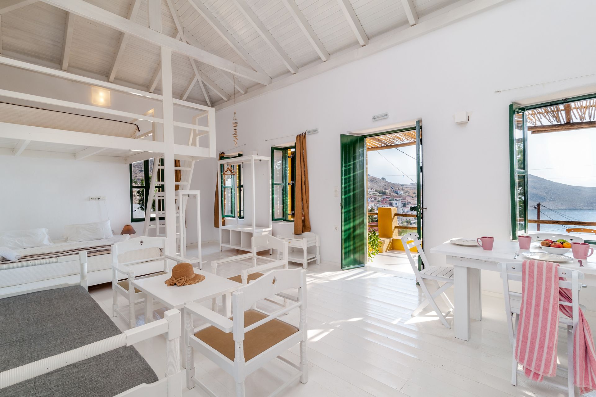 Atlantis Yellow Apartment