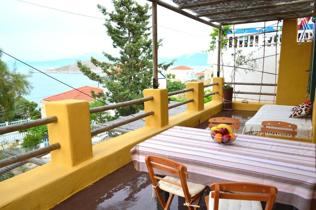 Atlantis Yellow Apartment