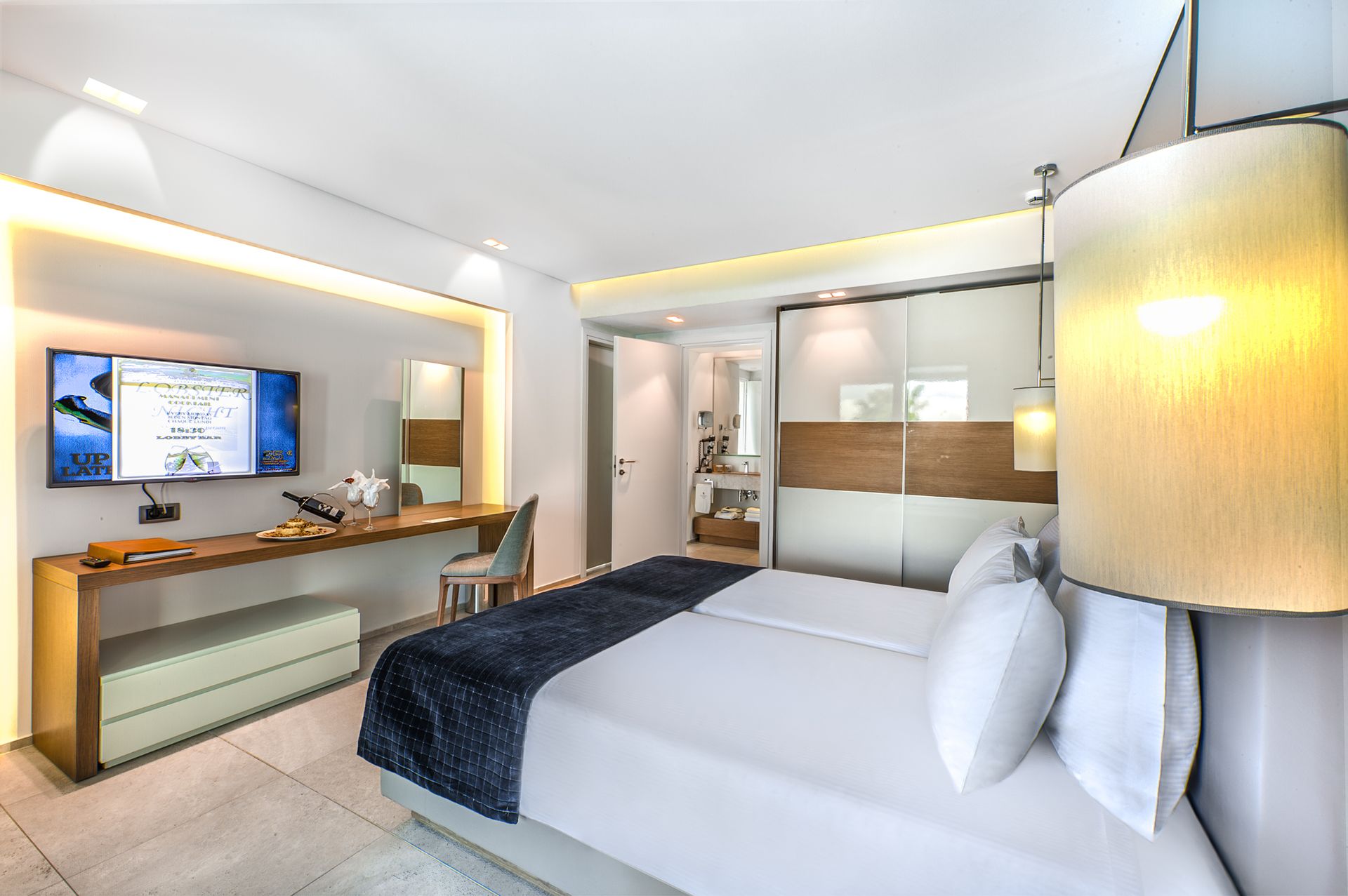 Executive Suite with Two Bedrooms Pool or Sea view