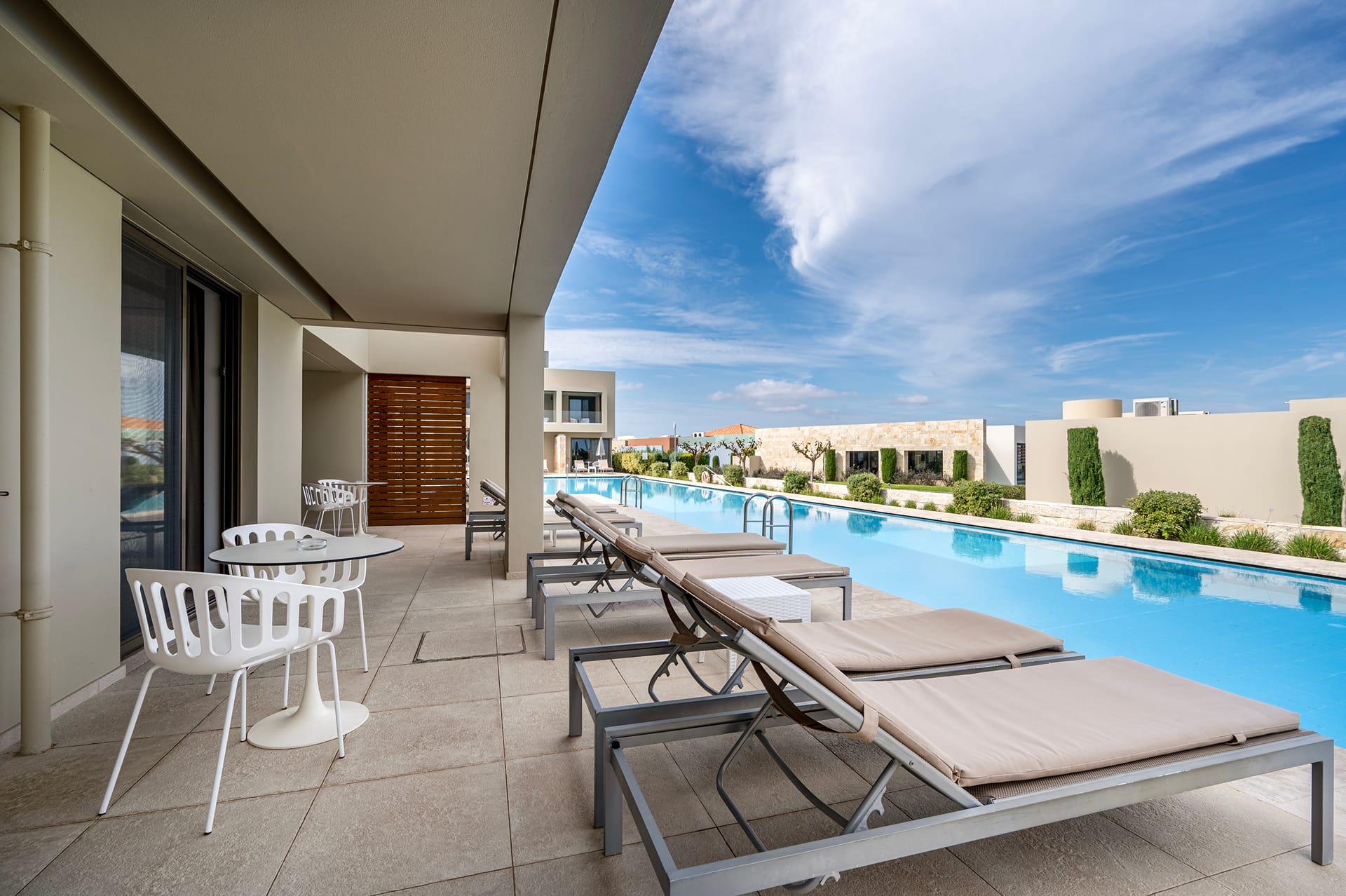 Executive Suite with Two Bedrooms Swim-up with Sharing Pool