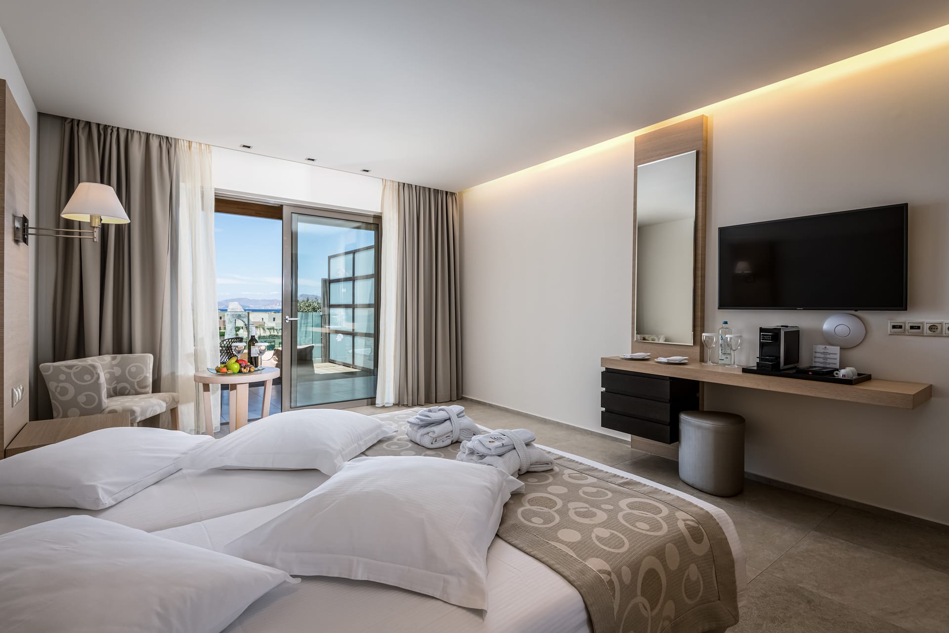 Double Room Sea view with outdoor Jacuzzi 18+