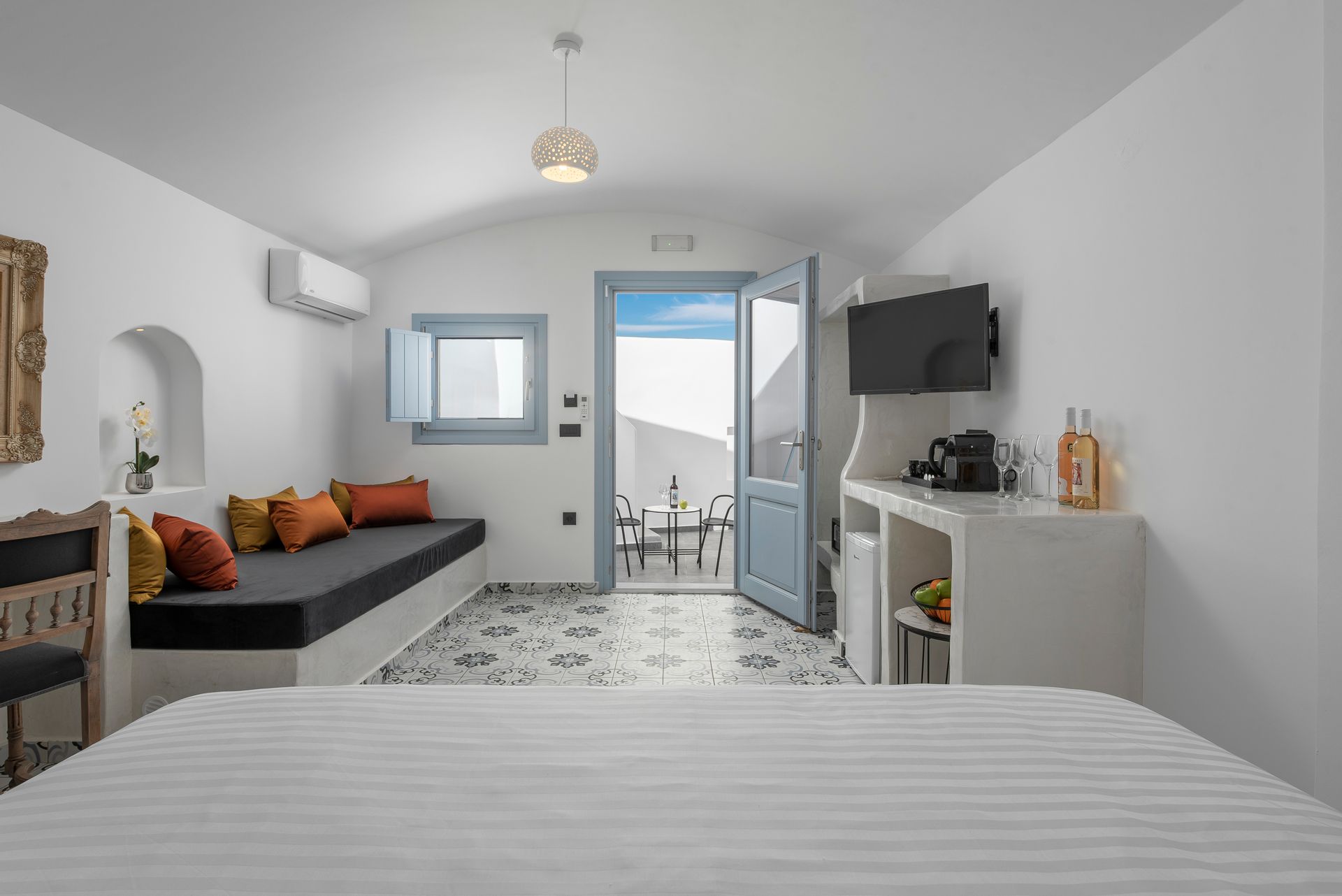 Elegant Suite | Outdoor Jacuzzi
