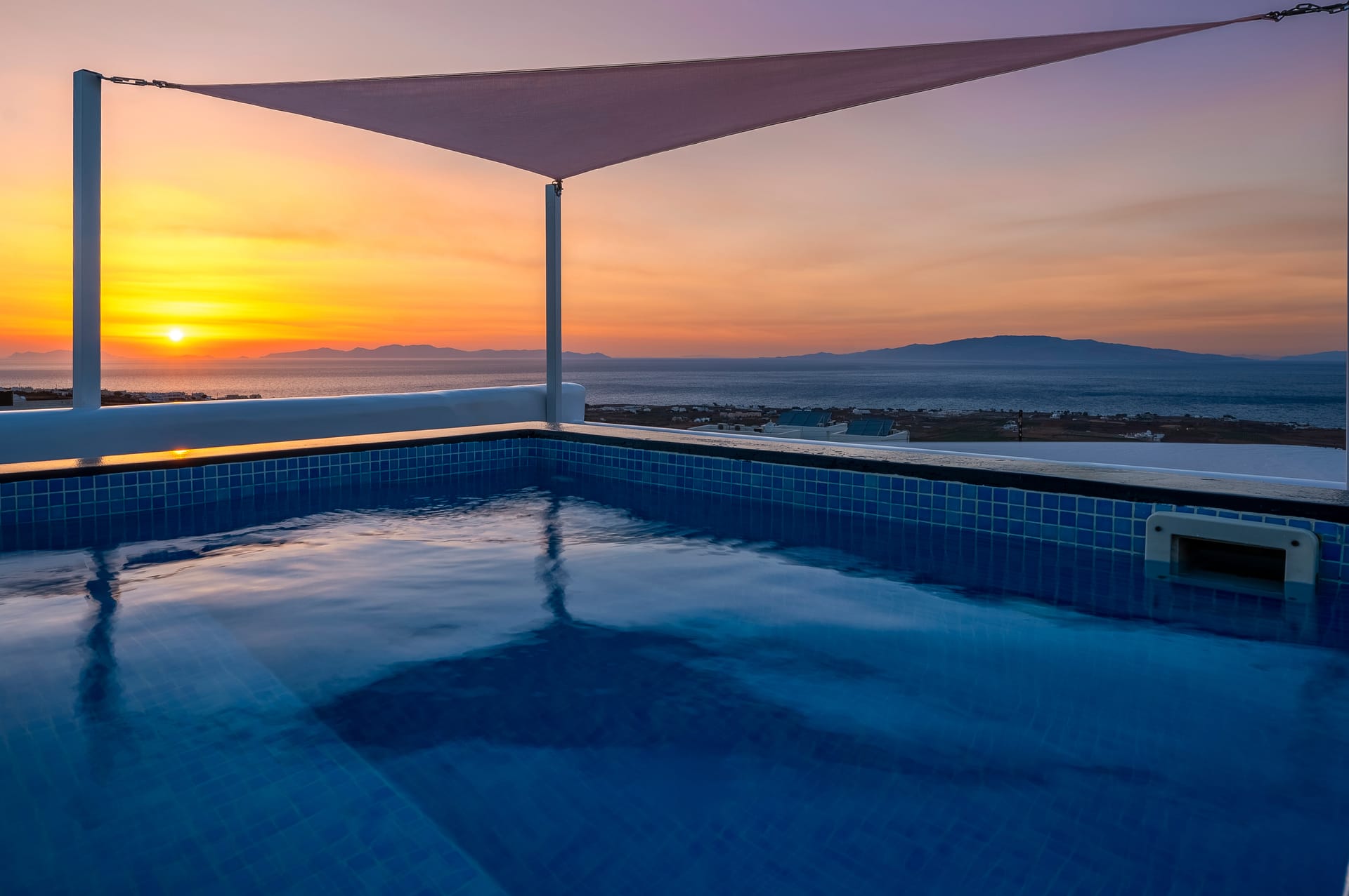 Romantic Suite | Outdoor Jacuzzi