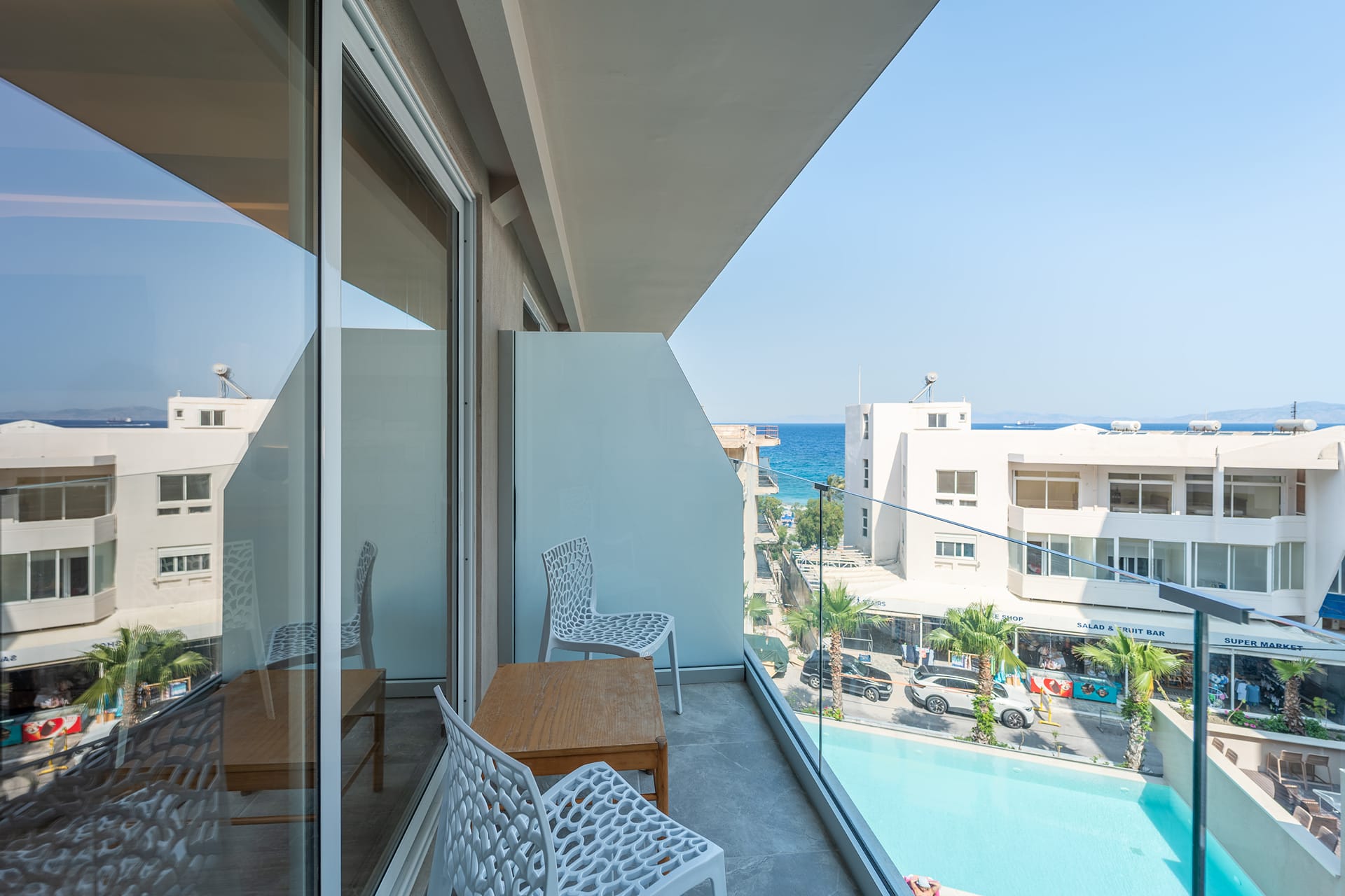 Deluxe Pool &amp; City View