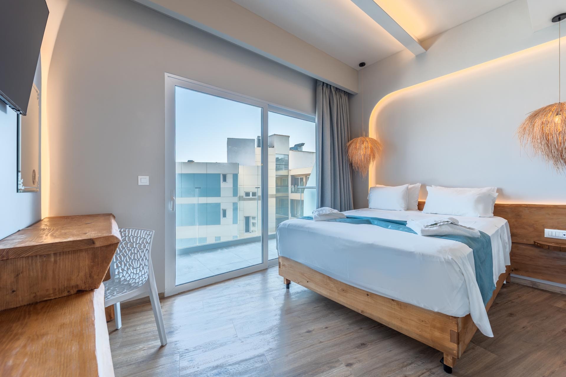 Deluxe Suite Sea View And Pool