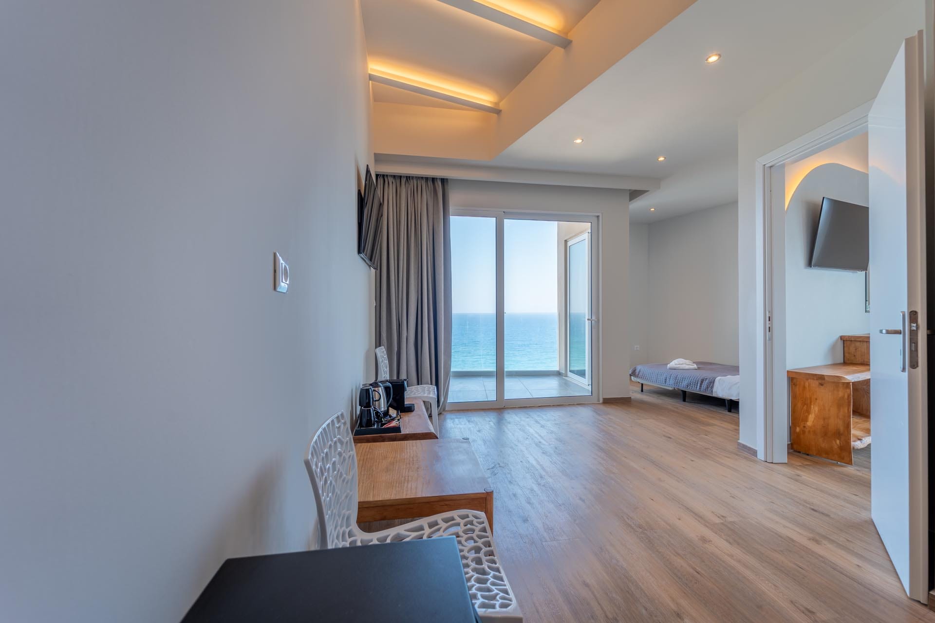 Deluxe Suite Sea View And Pool