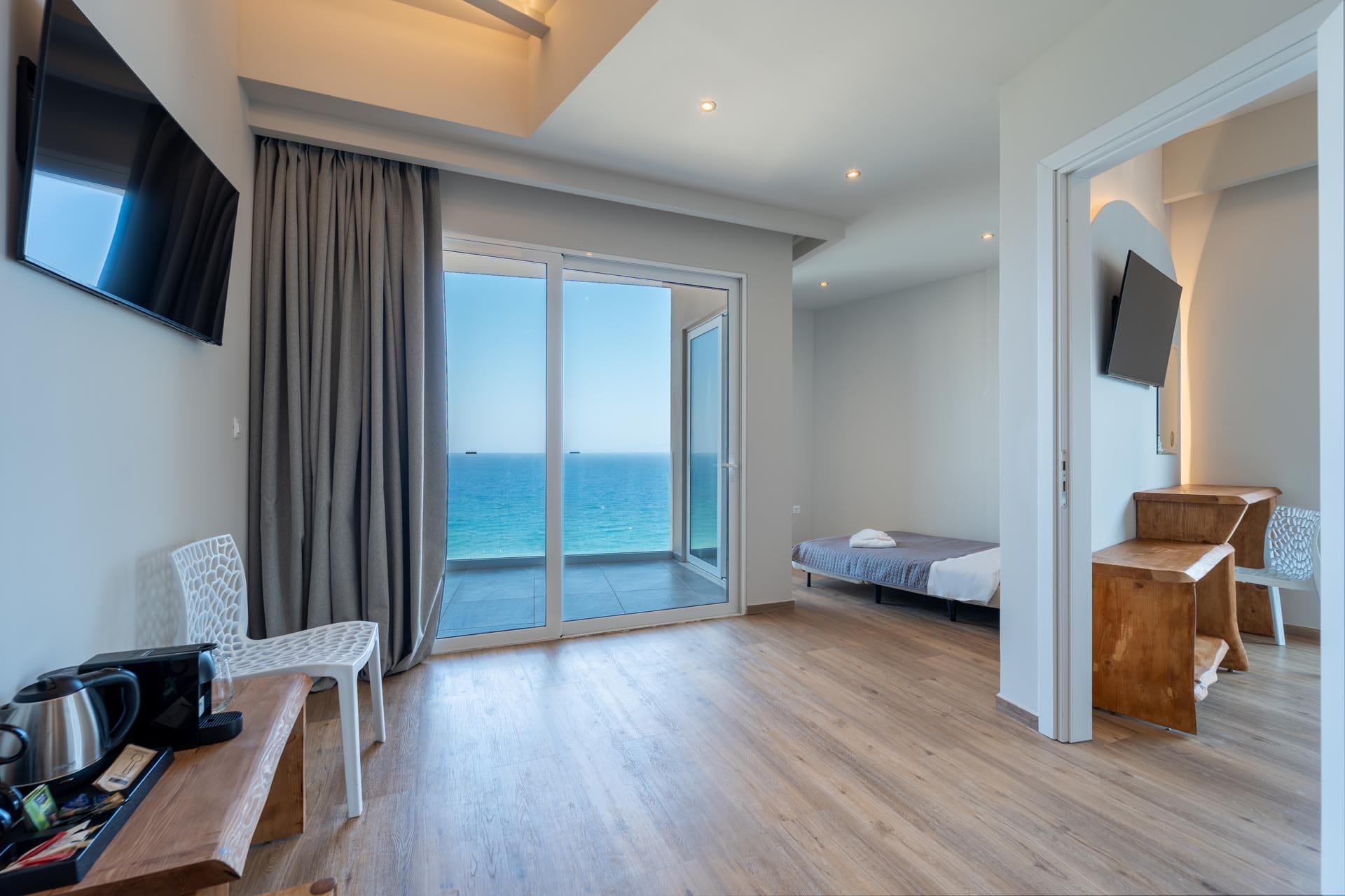 Deluxe Suite Sea View And Pool