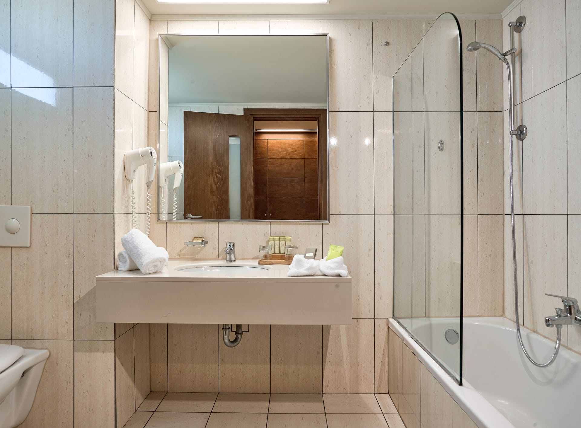 Triple Promo Satellite Area