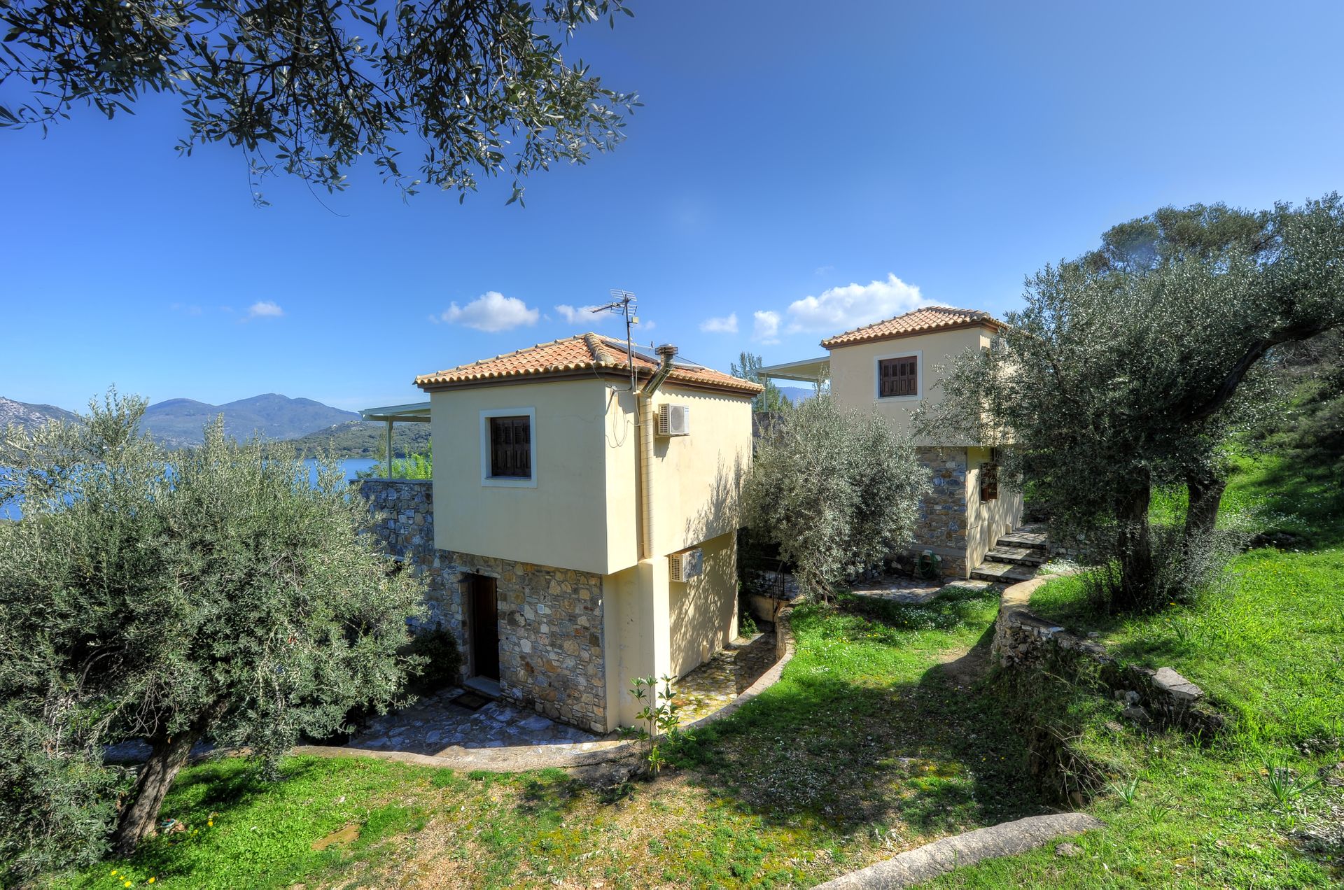 Efcharis & Arion houses